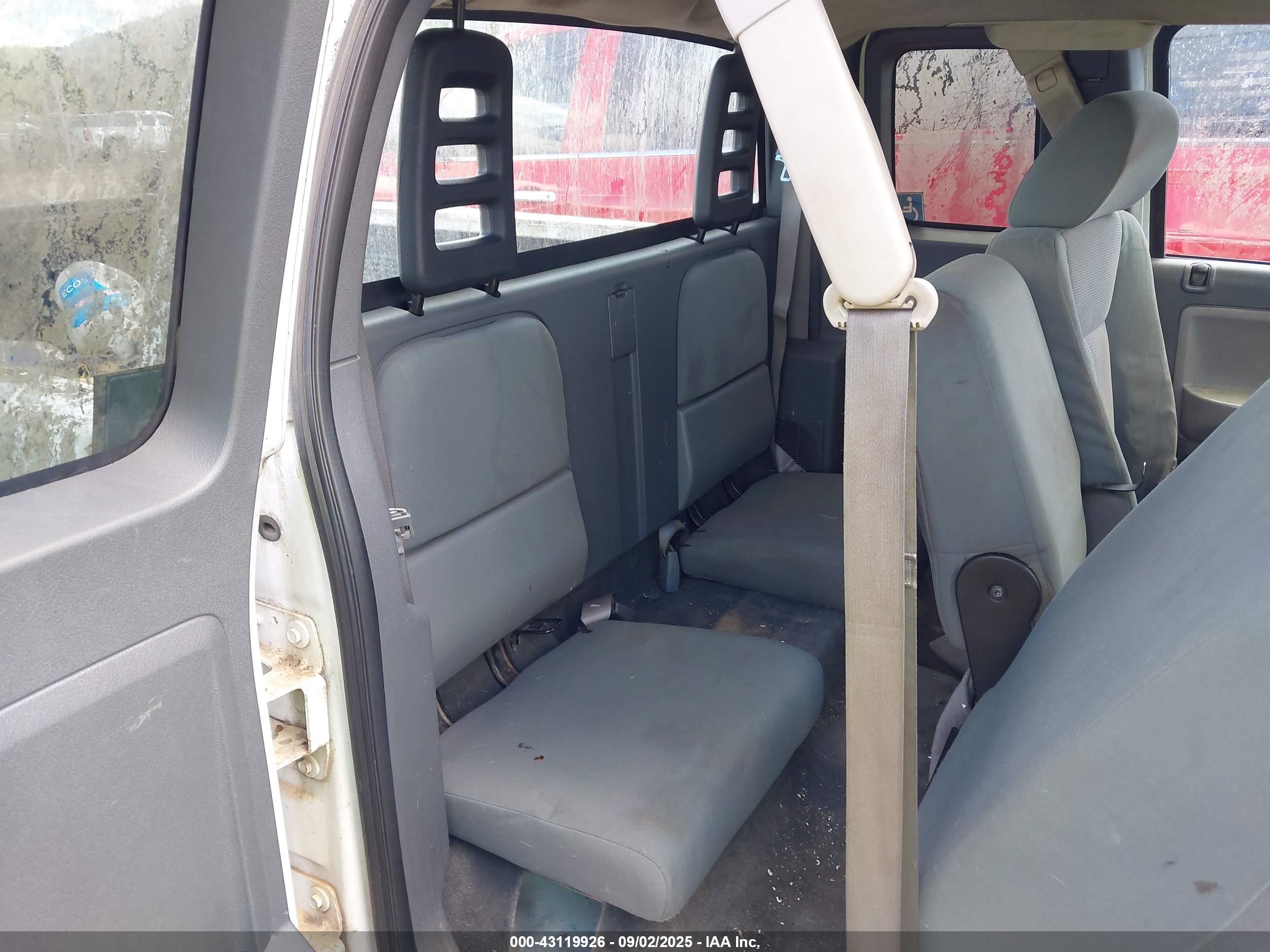 DODGE DAKOTA image 8