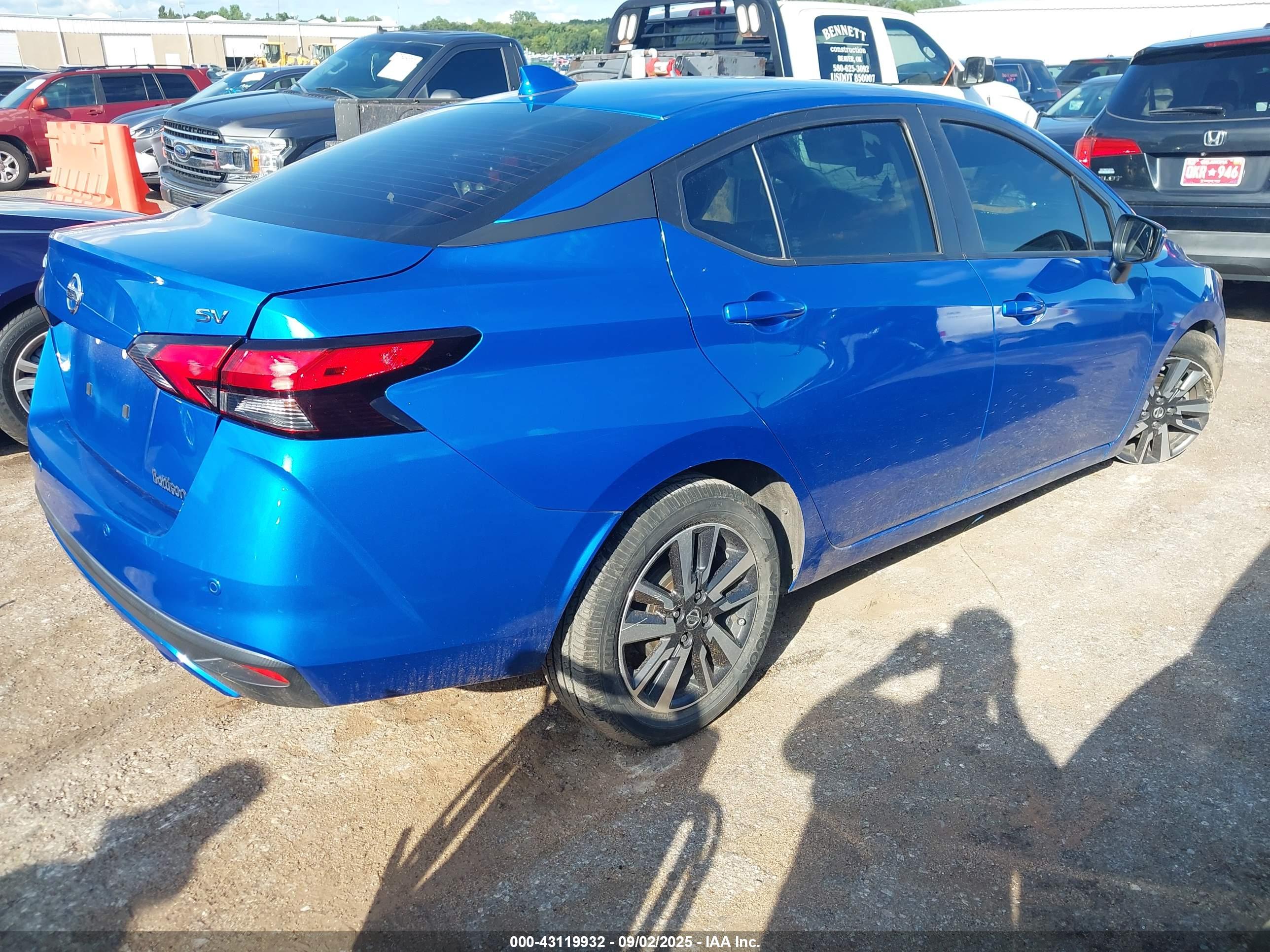 NISSAN VERSA image 4
