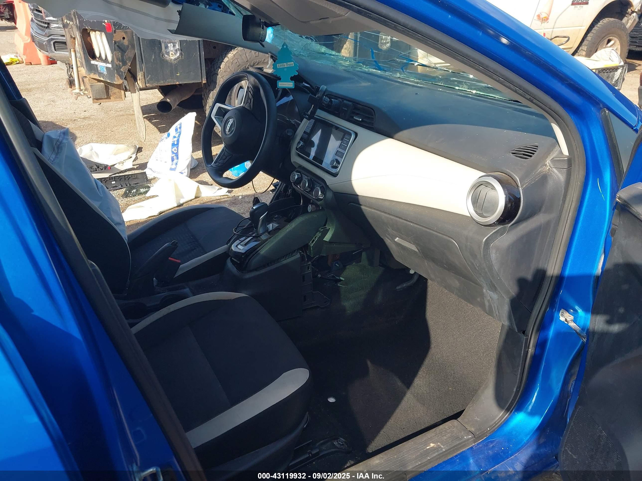 NISSAN VERSA image 5