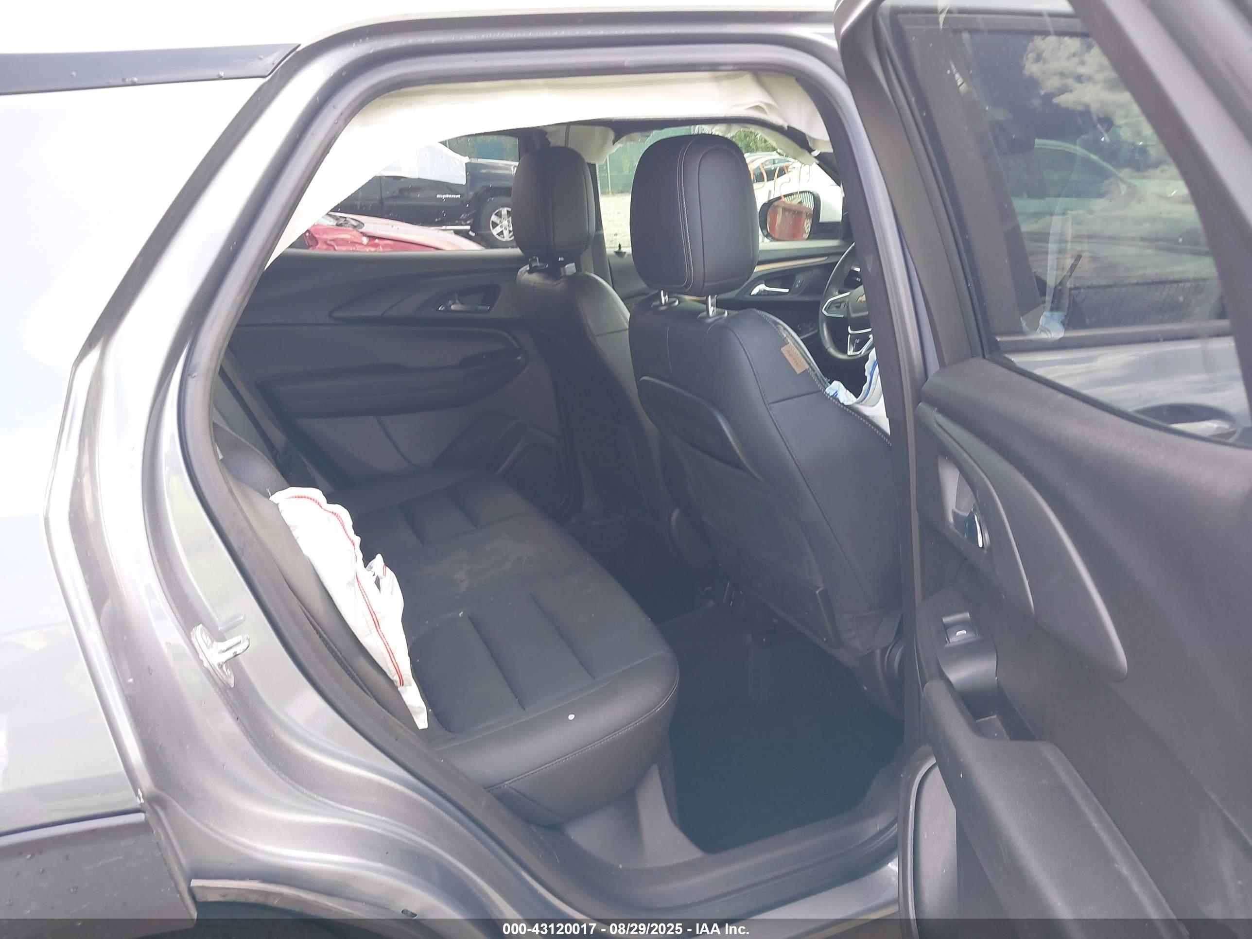 CHEVROLET TRAILBLAZER image 8