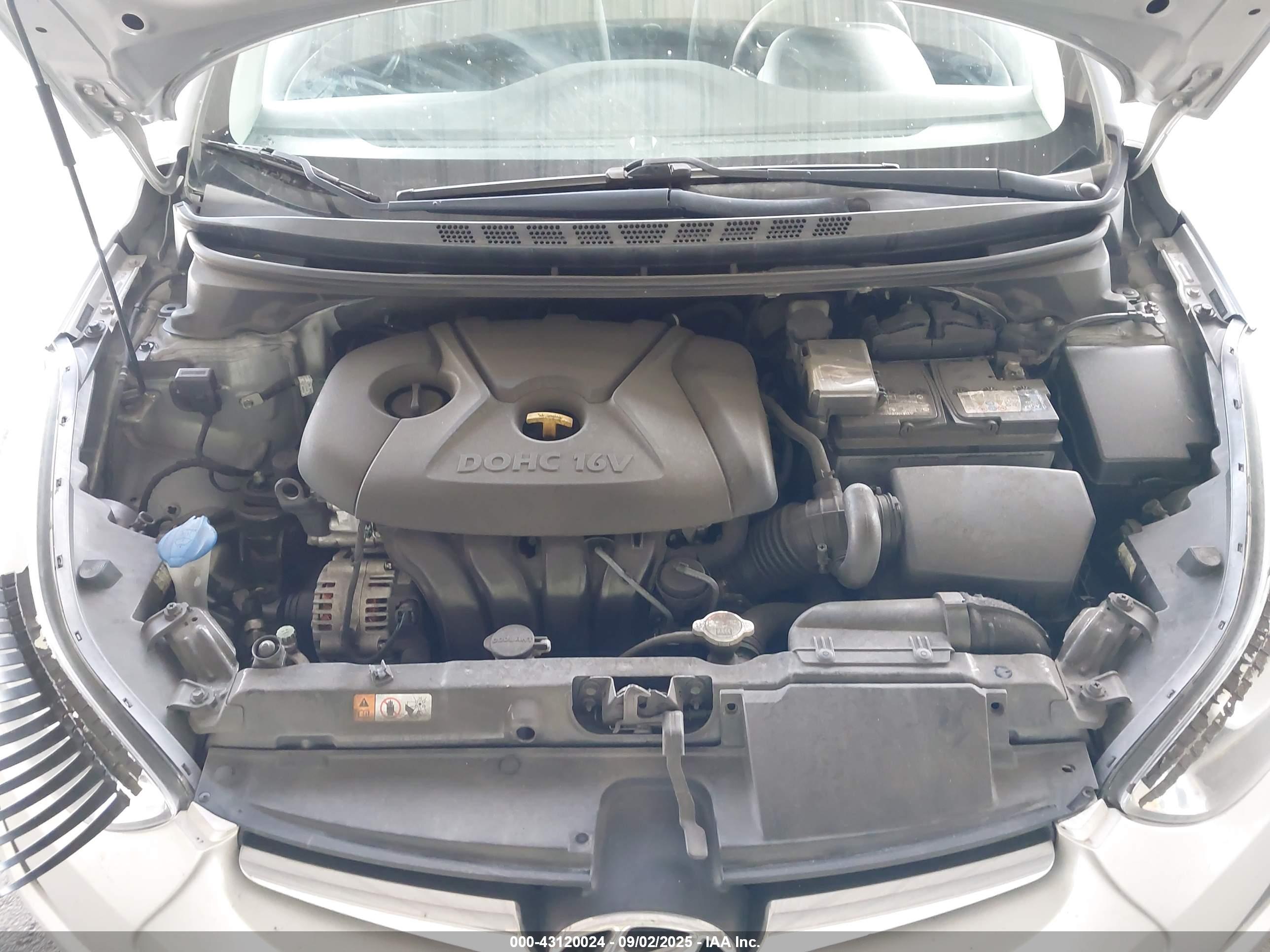 HYUNDAI ELANTRA image 10