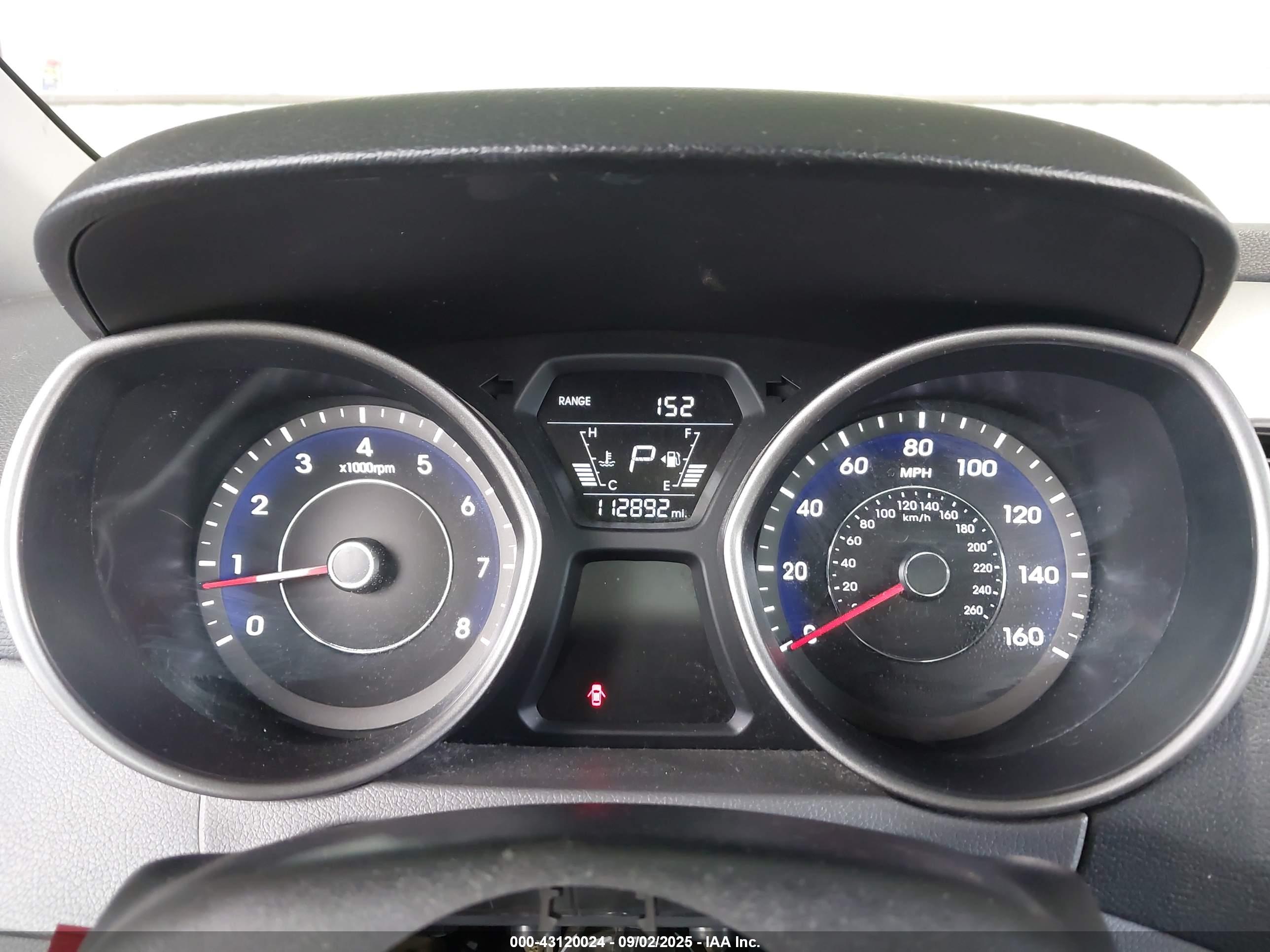 HYUNDAI ELANTRA image 7