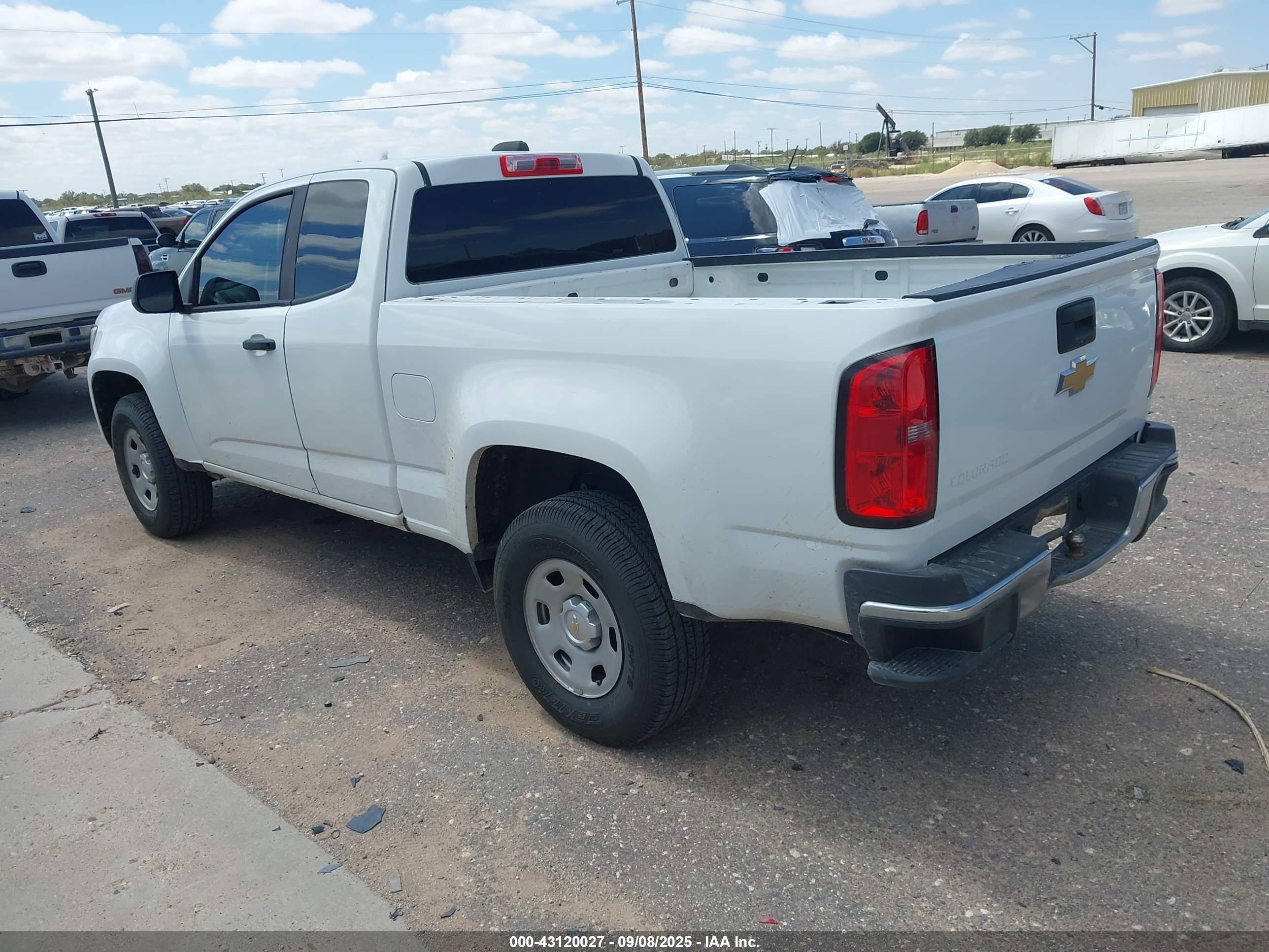 CHEVROLET COLORADO image 3