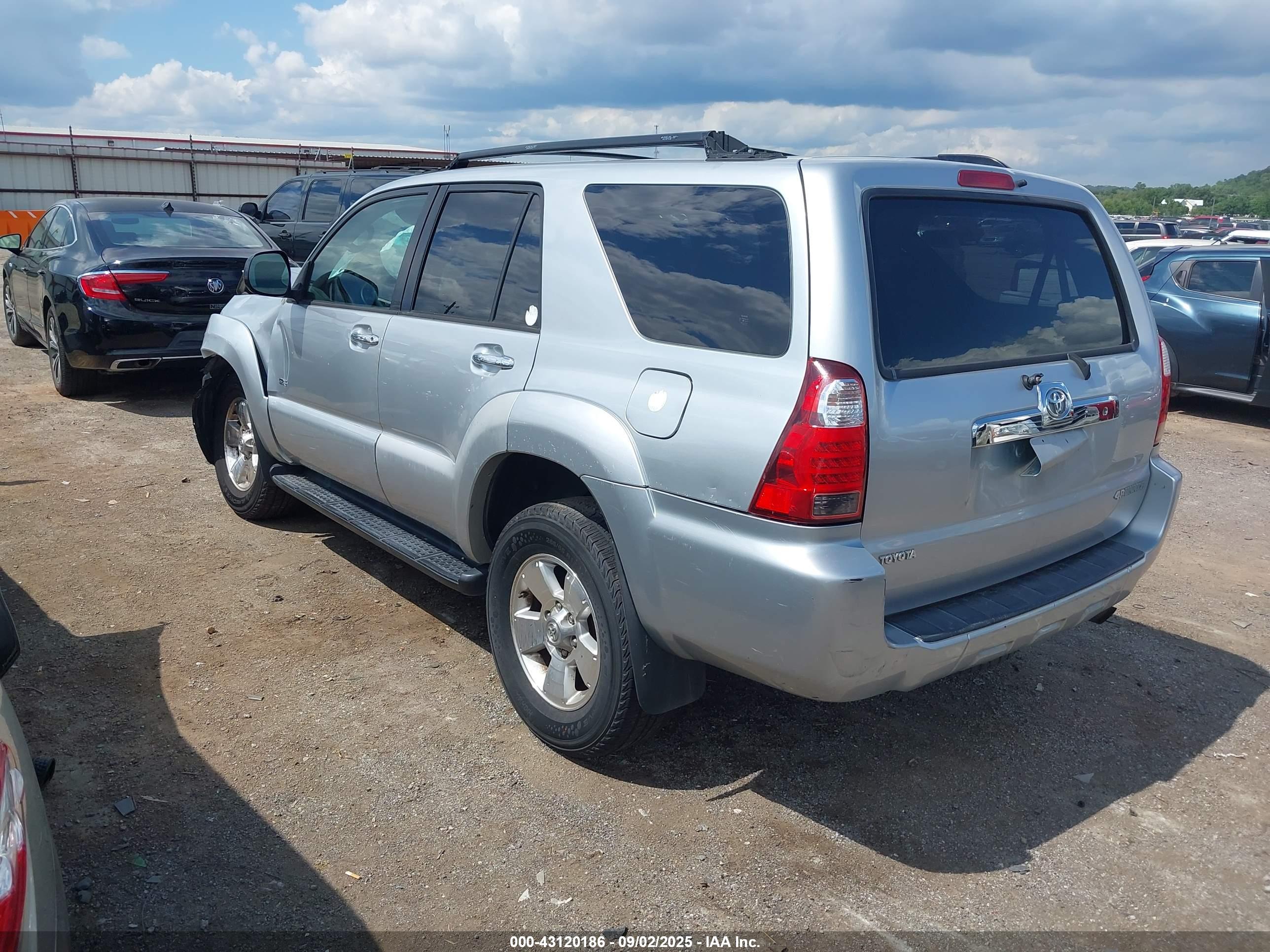 TOYOTA 4RUNNER image 3