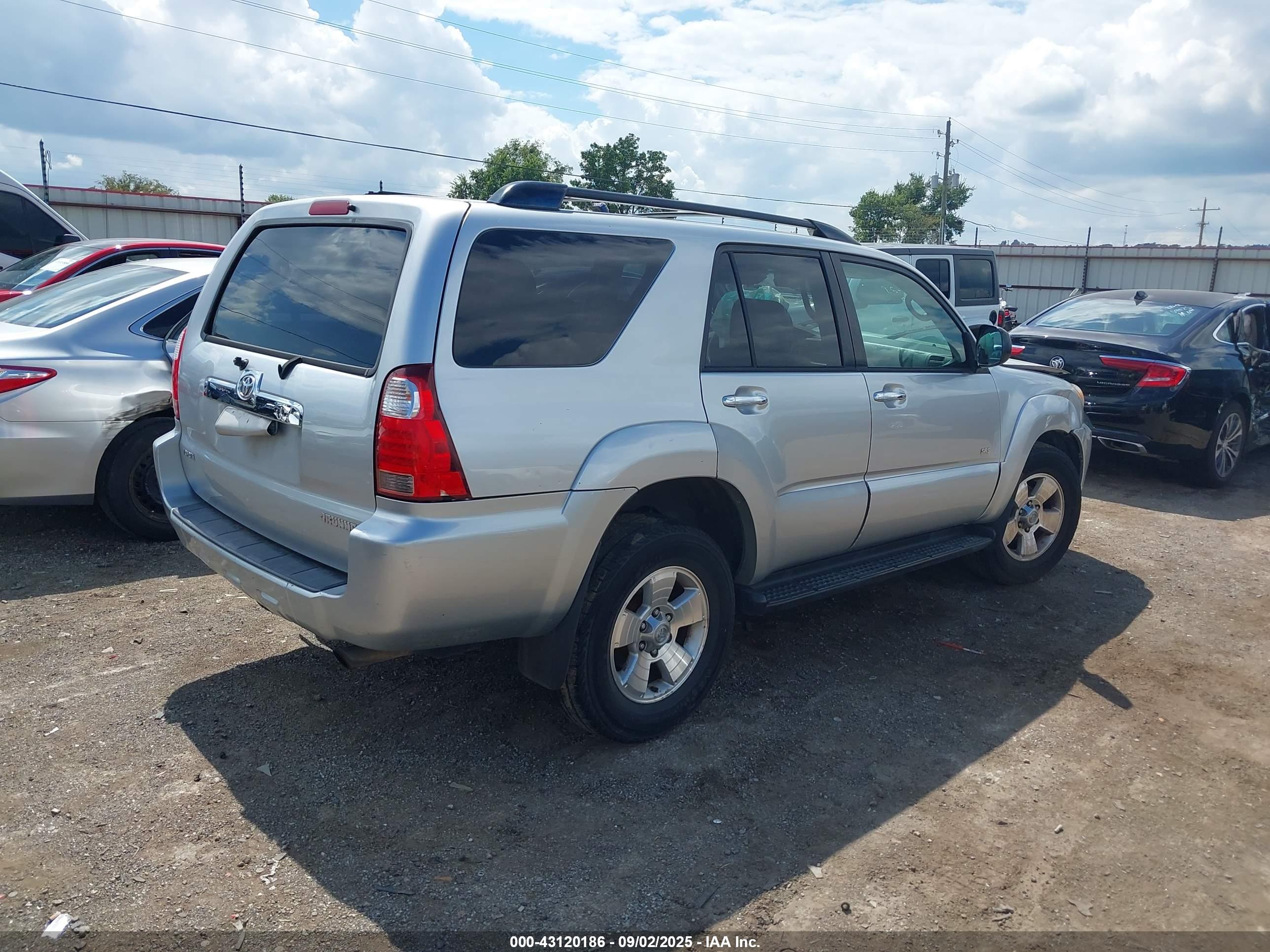 TOYOTA 4RUNNER image 4