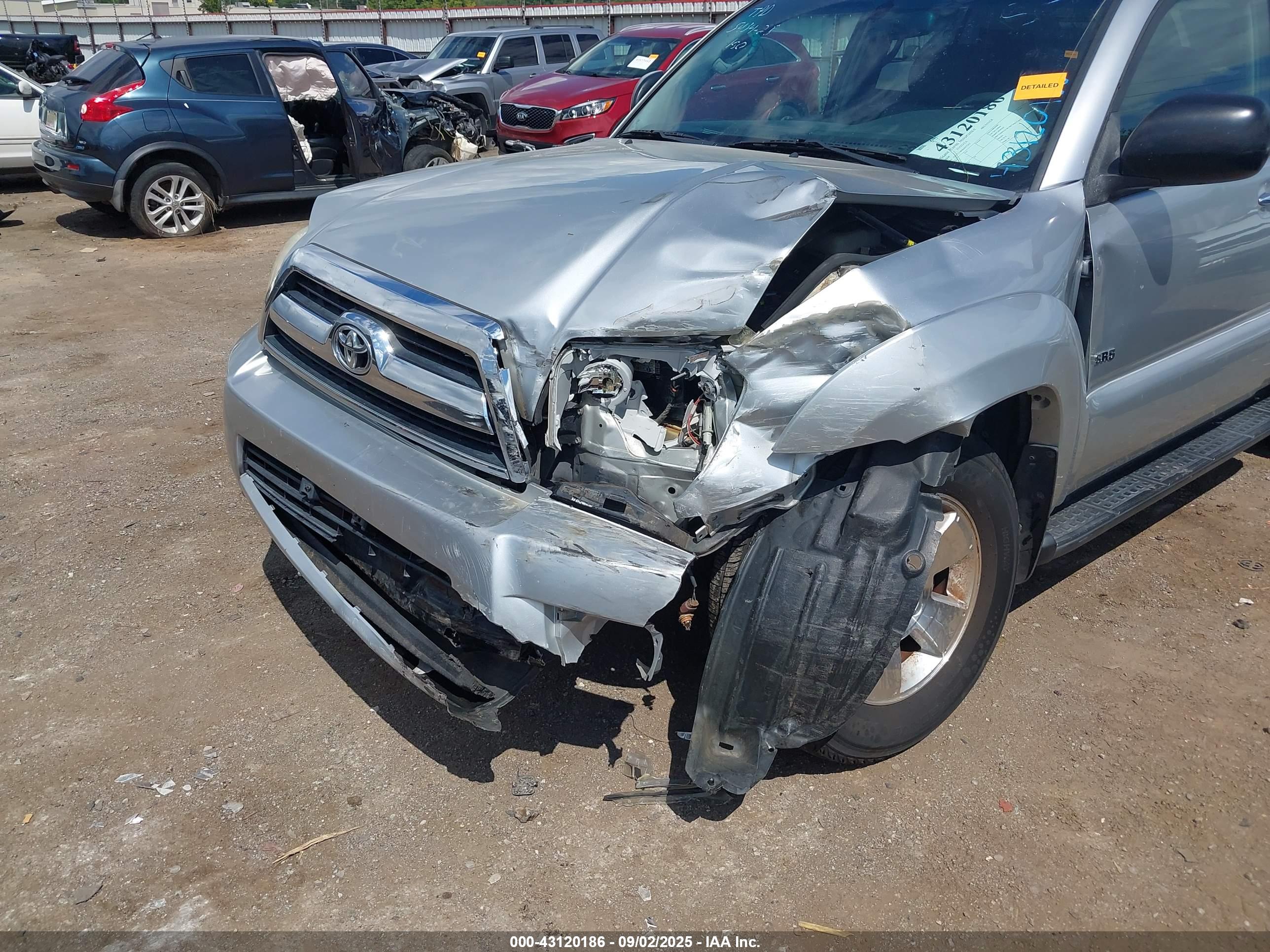 TOYOTA 4RUNNER image 6