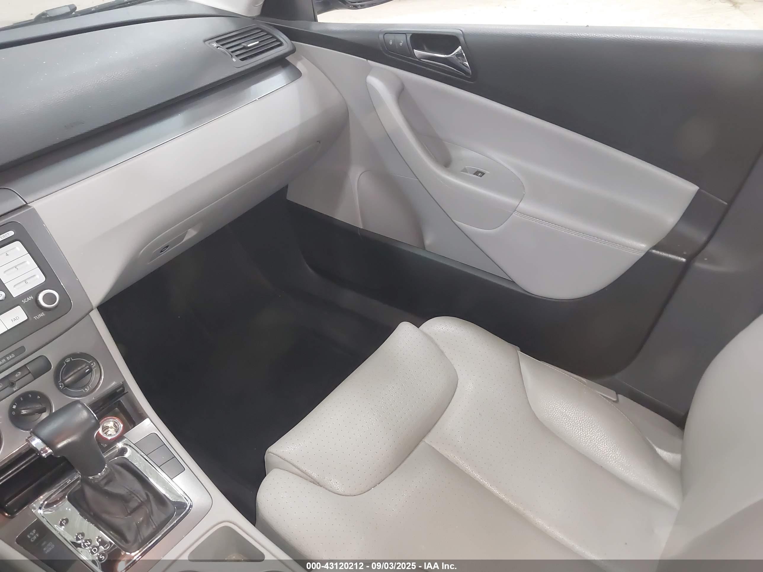 VOLKSWAGEN PASSAT image 5