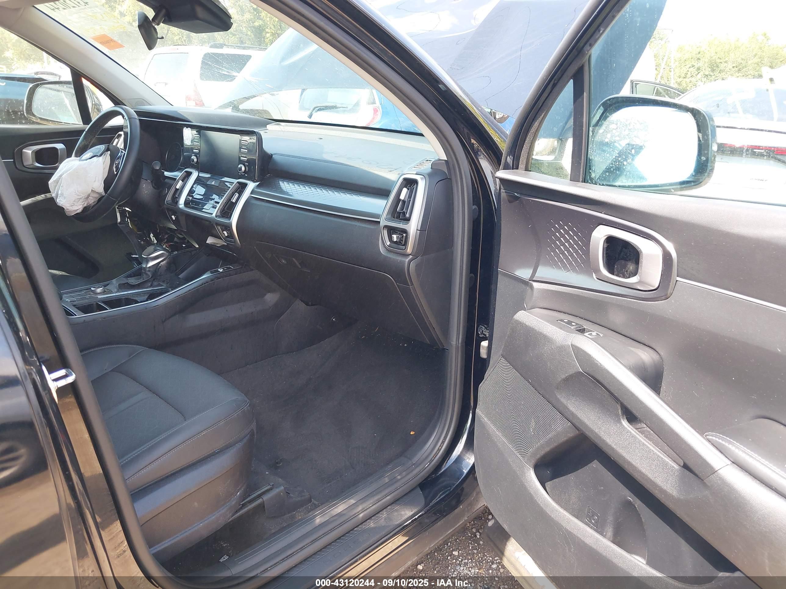 KIA SORENTO image 5