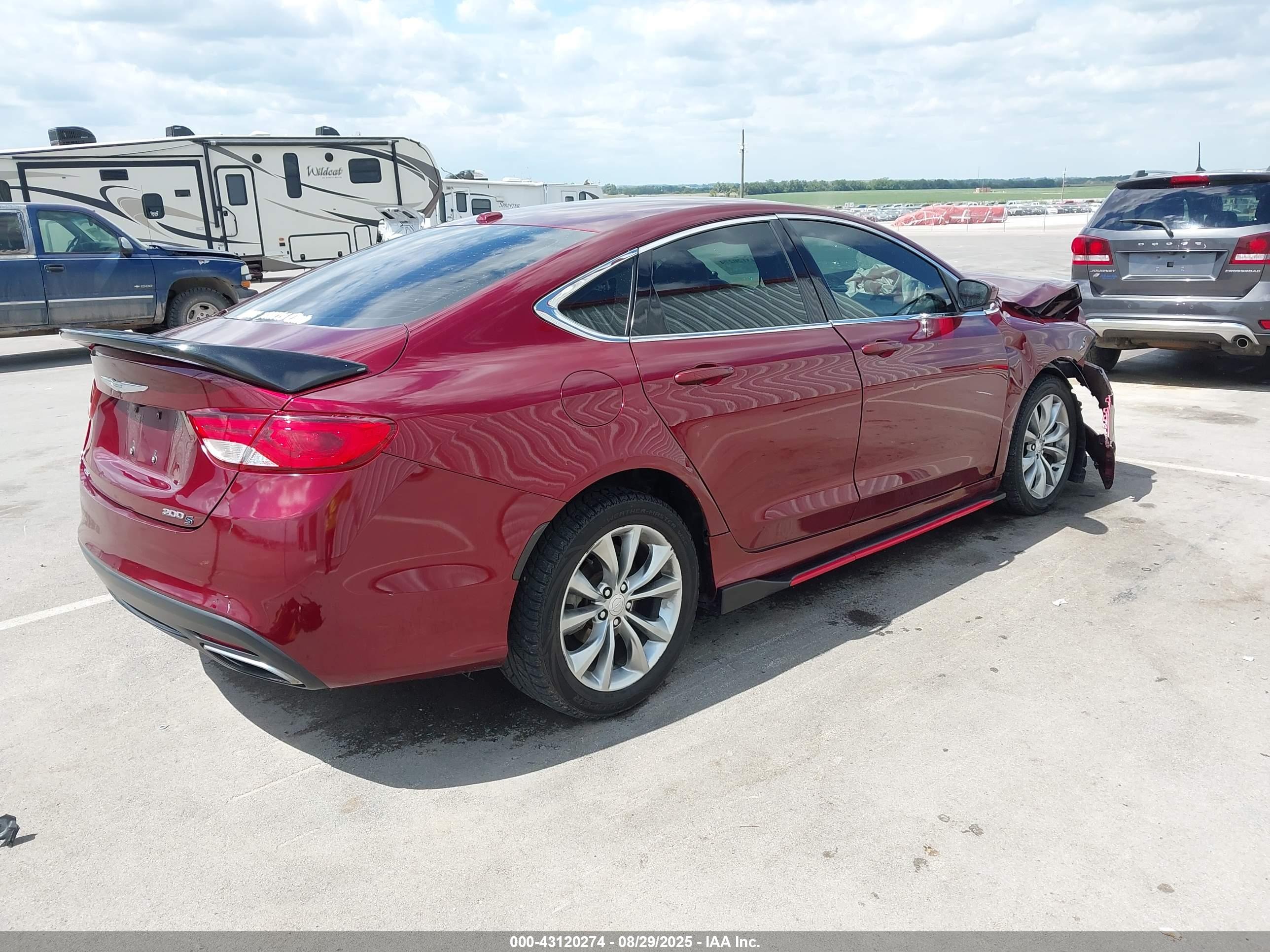 CHRYSLER 200 image 4