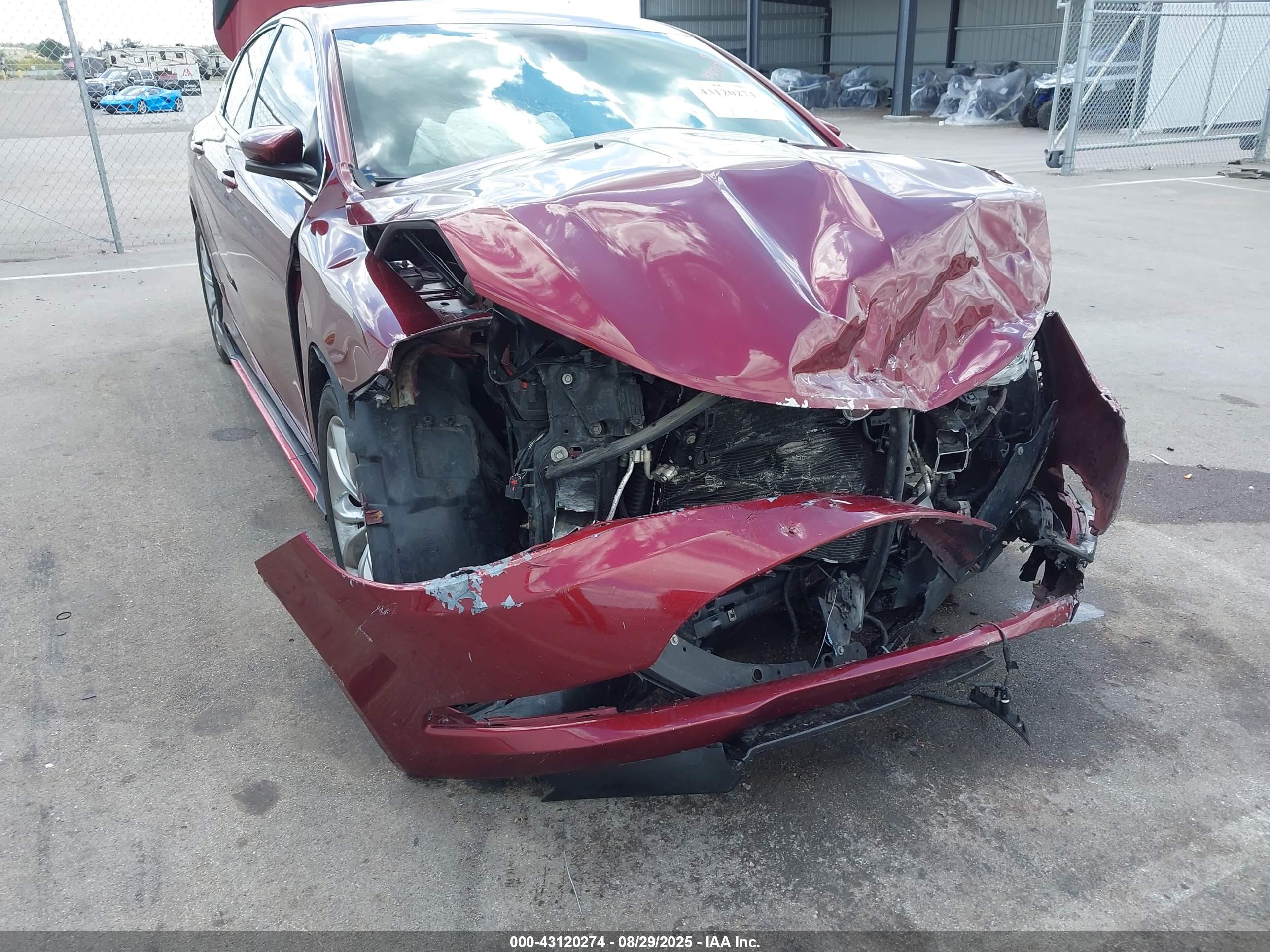 CHRYSLER 200 image 6