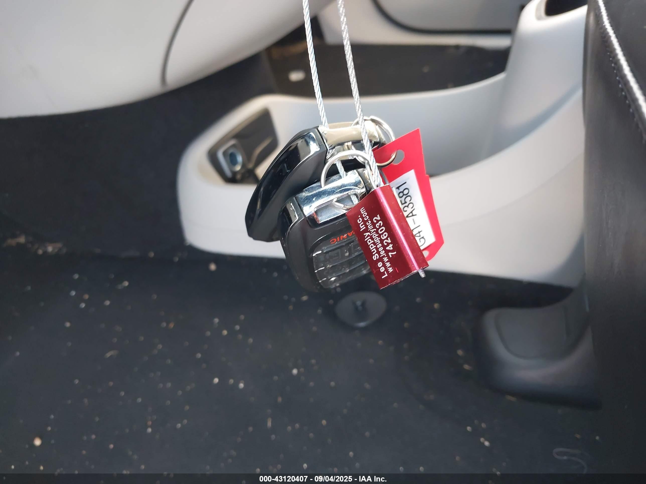 CHRYSLER PACIFICA image 11