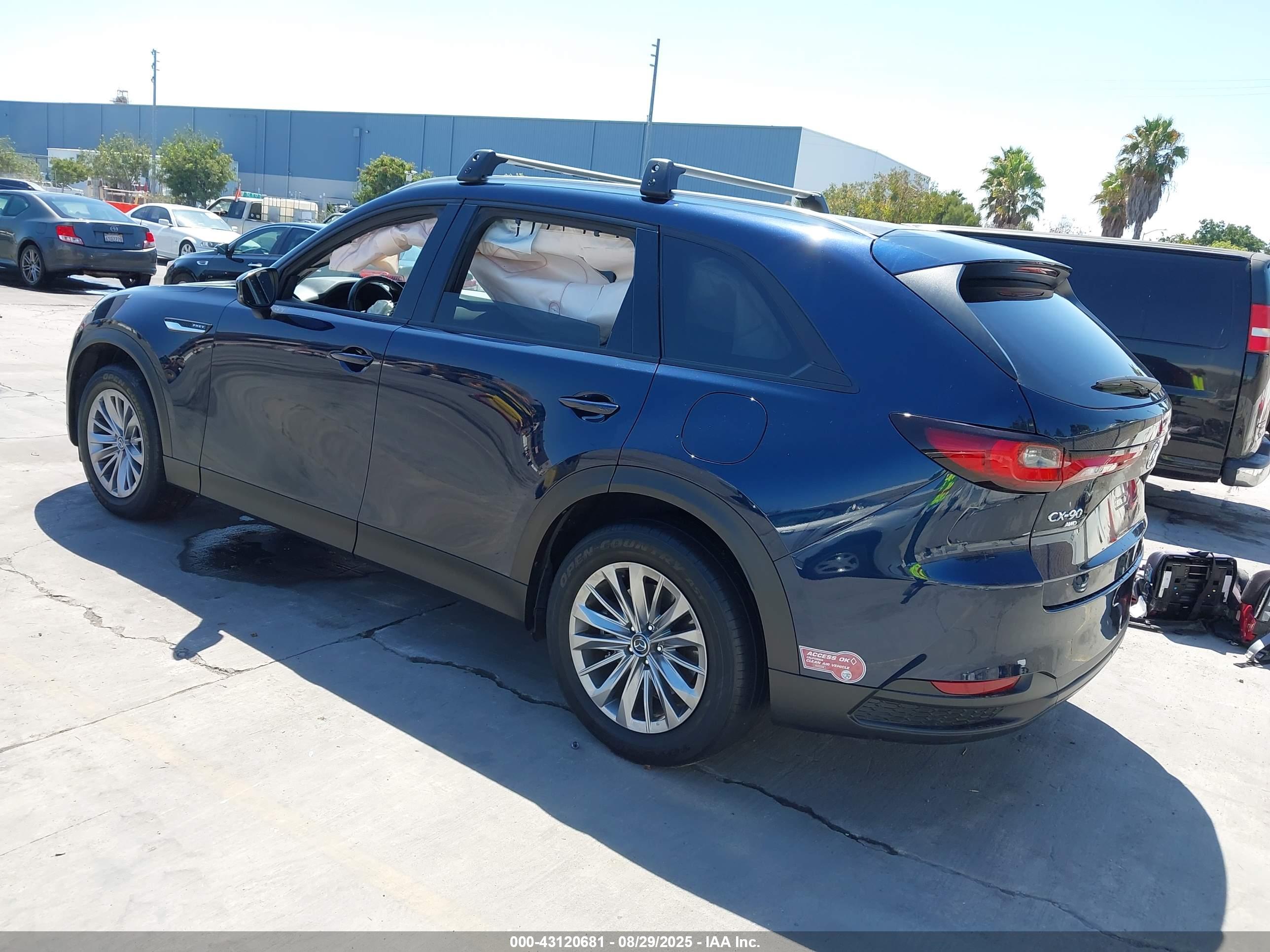 MAZDA CX-90 image 3