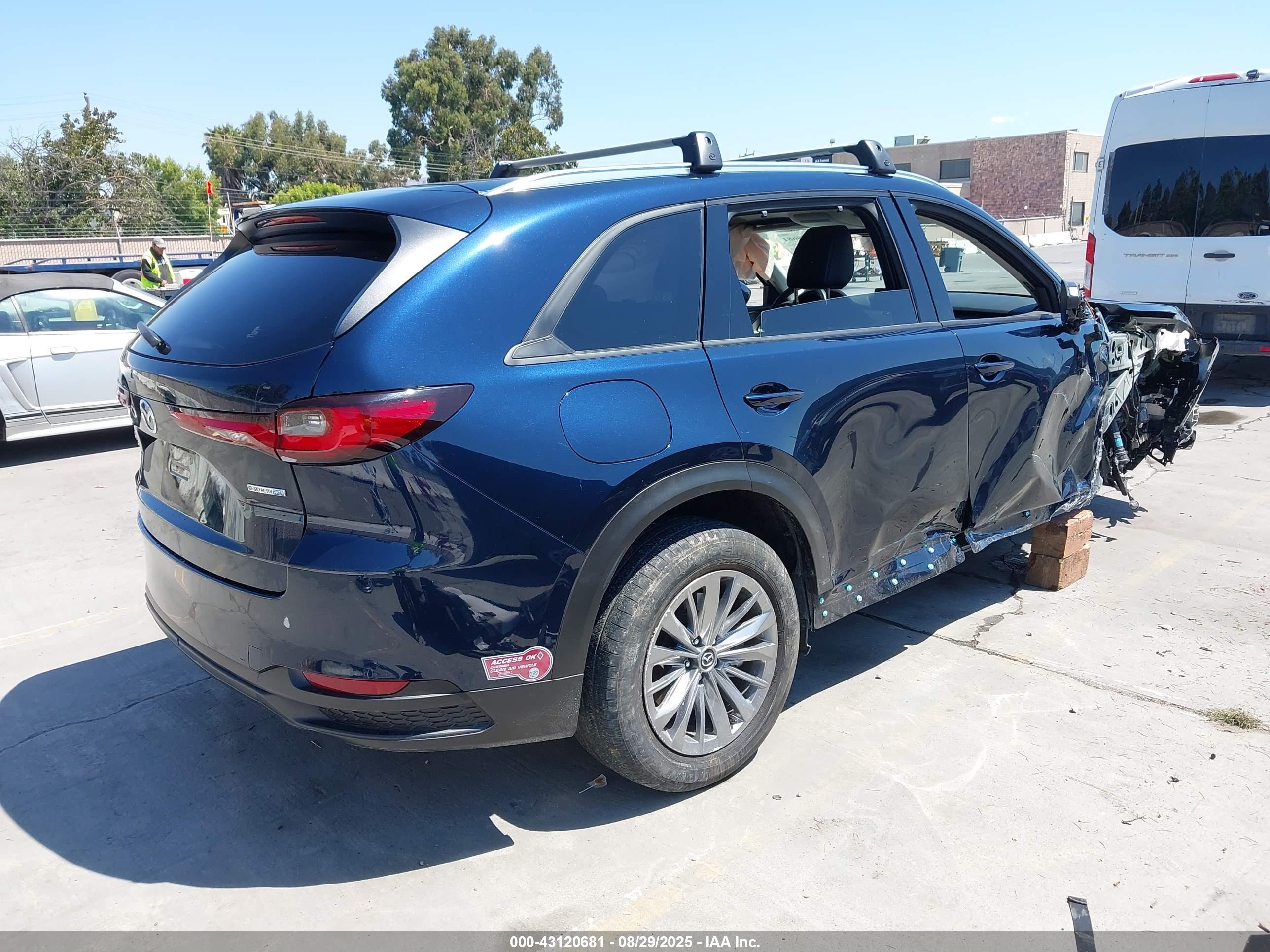 MAZDA CX-90 image 4