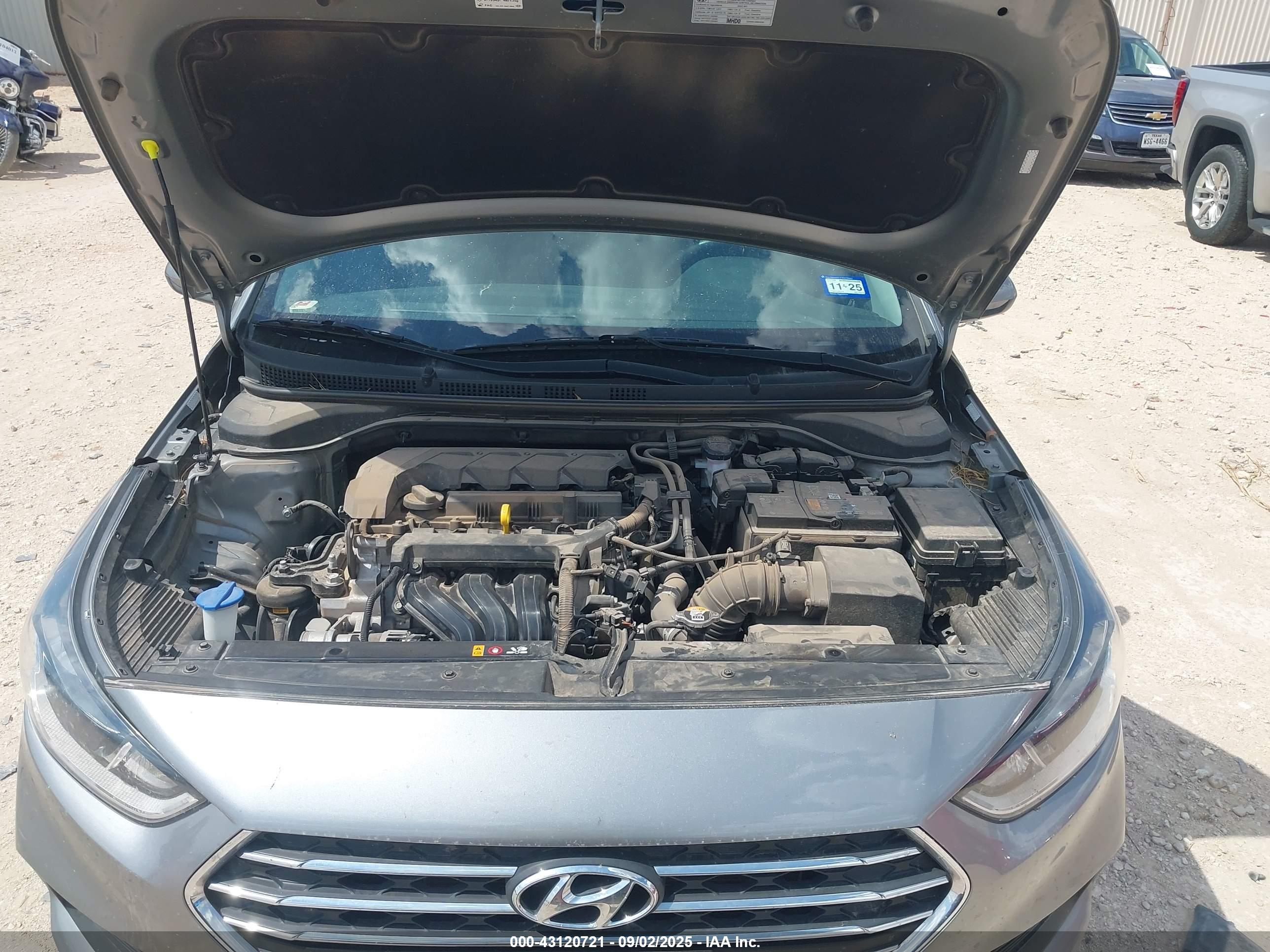 HYUNDAI ACCENT image 10