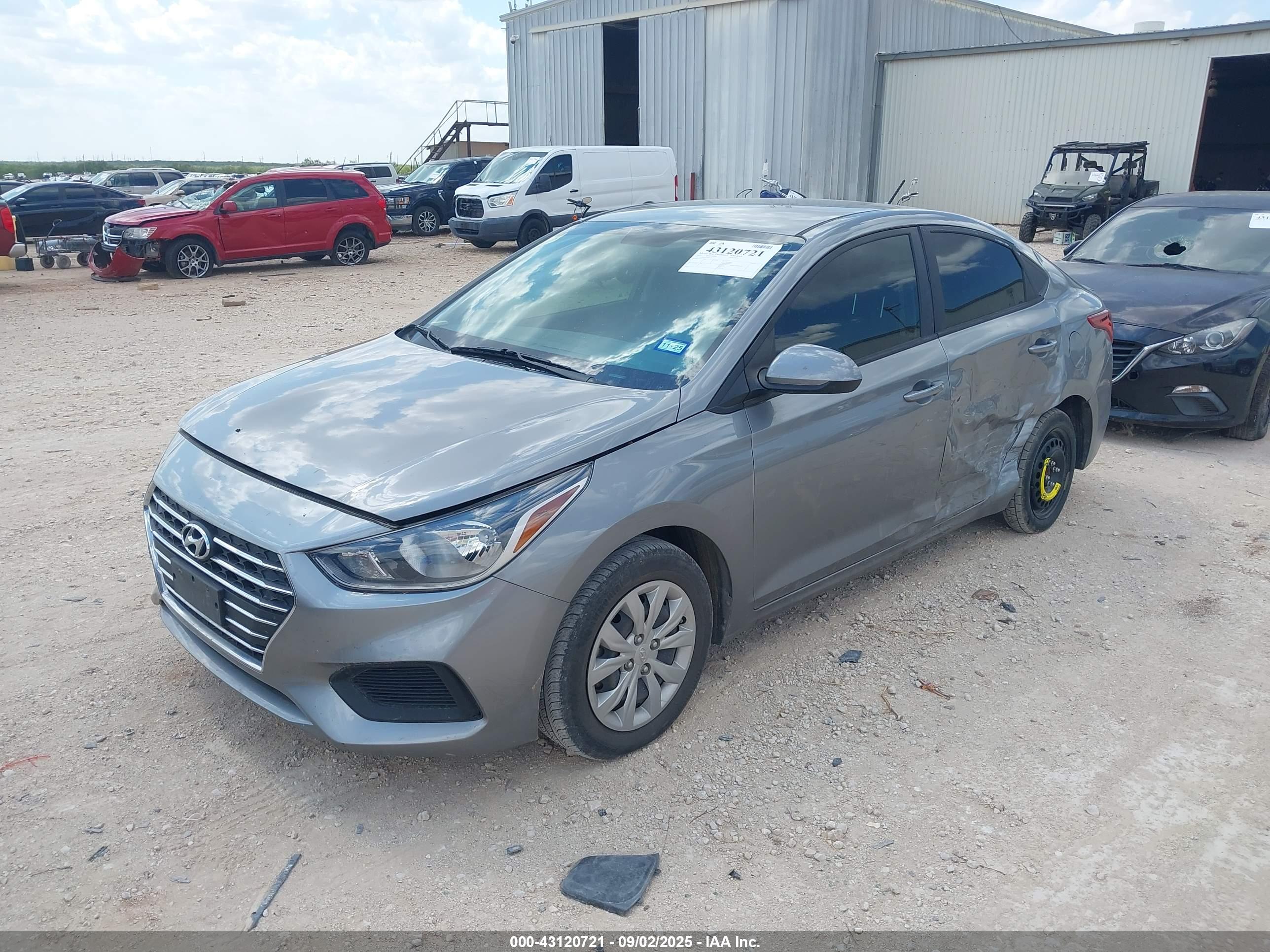HYUNDAI ACCENT image 2