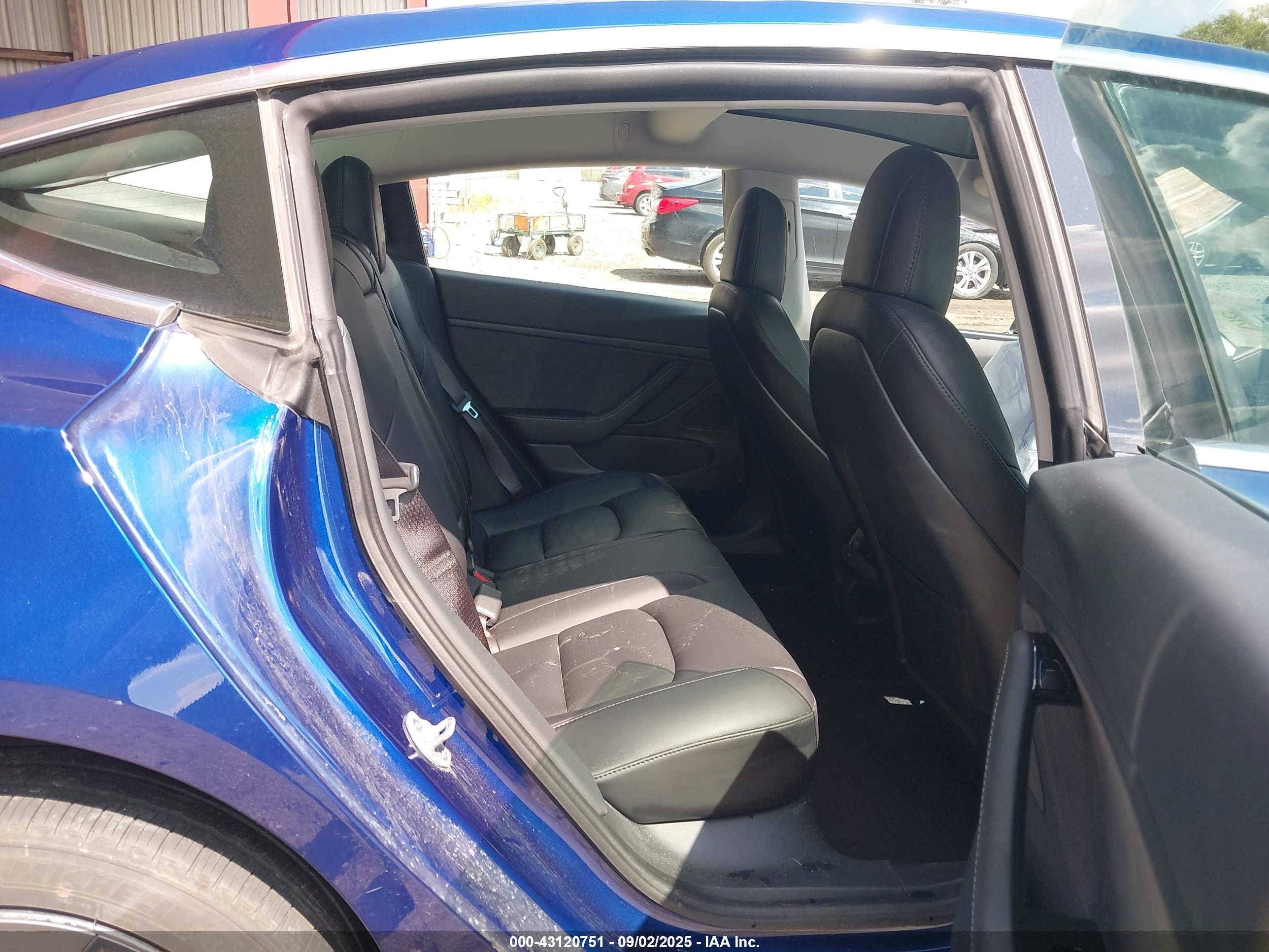 TESLA MODEL image 8