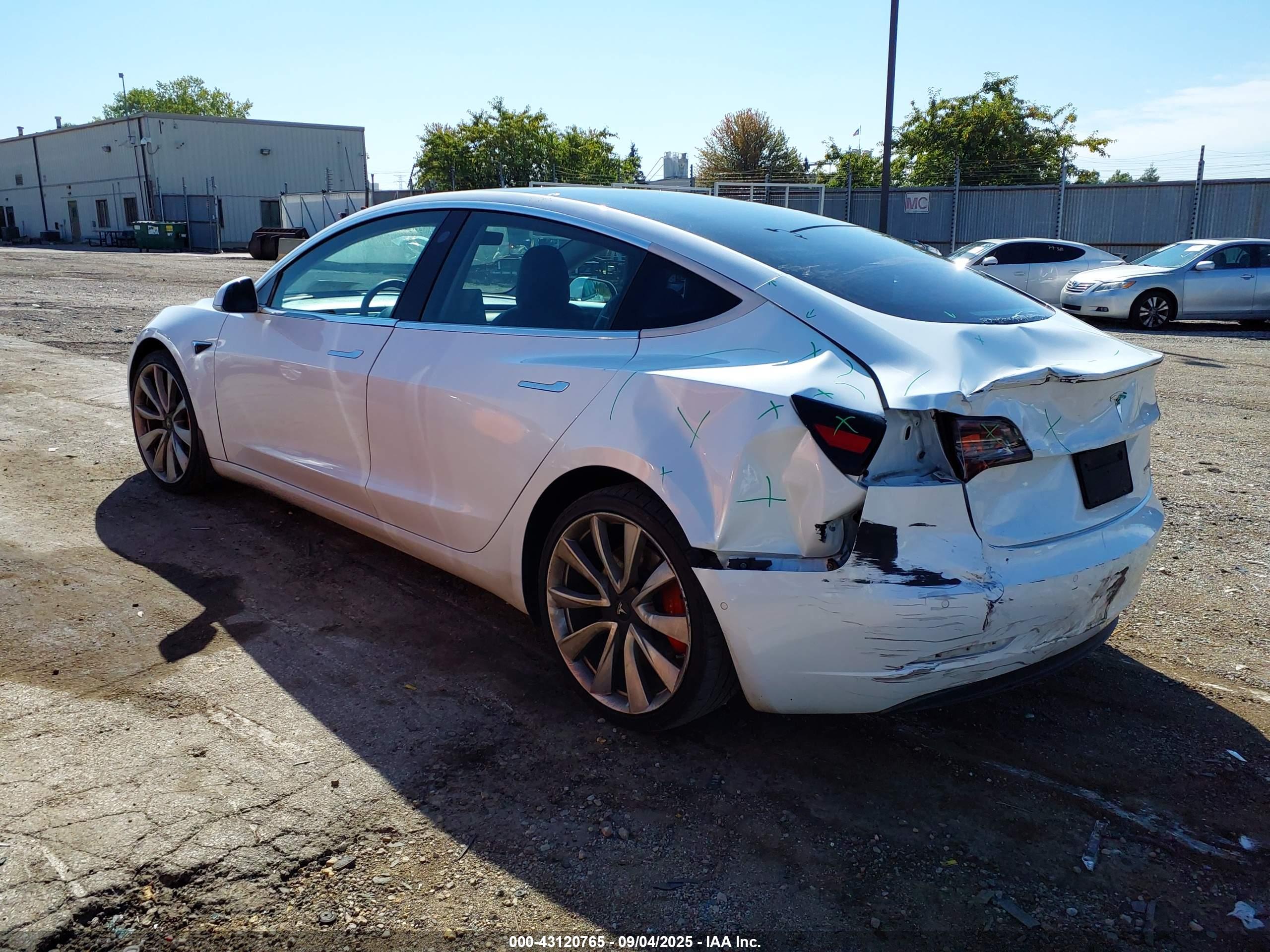 TESLA MODEL image 3