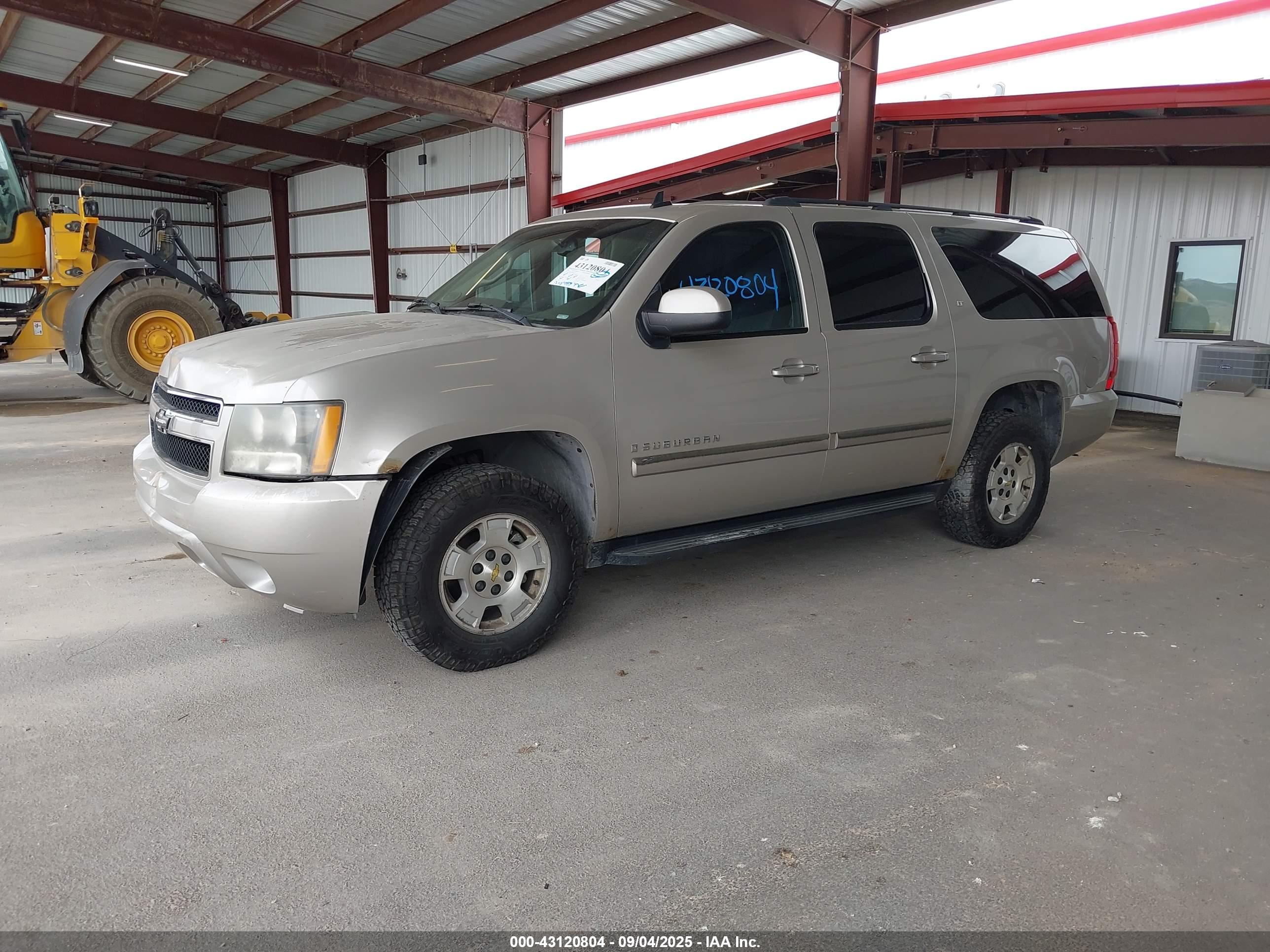 CHEVROLET SUBURBAN image 2
