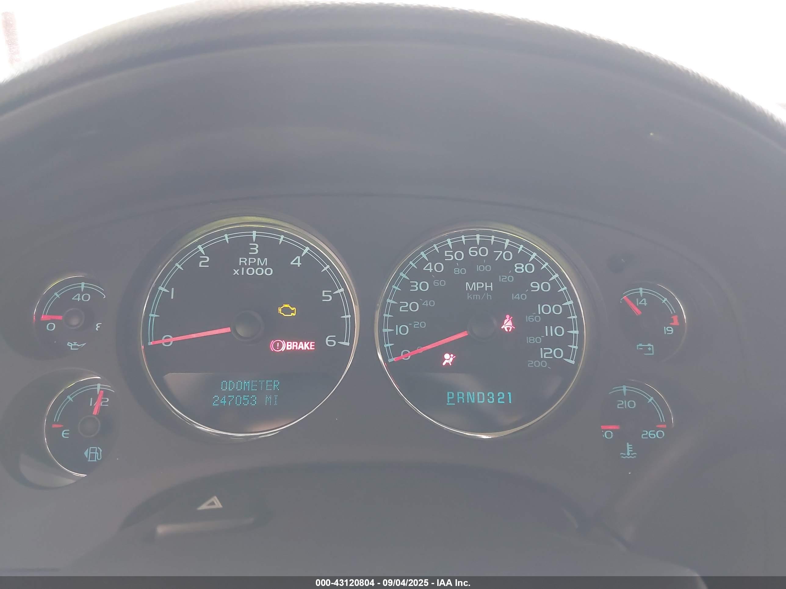 CHEVROLET SUBURBAN image 7