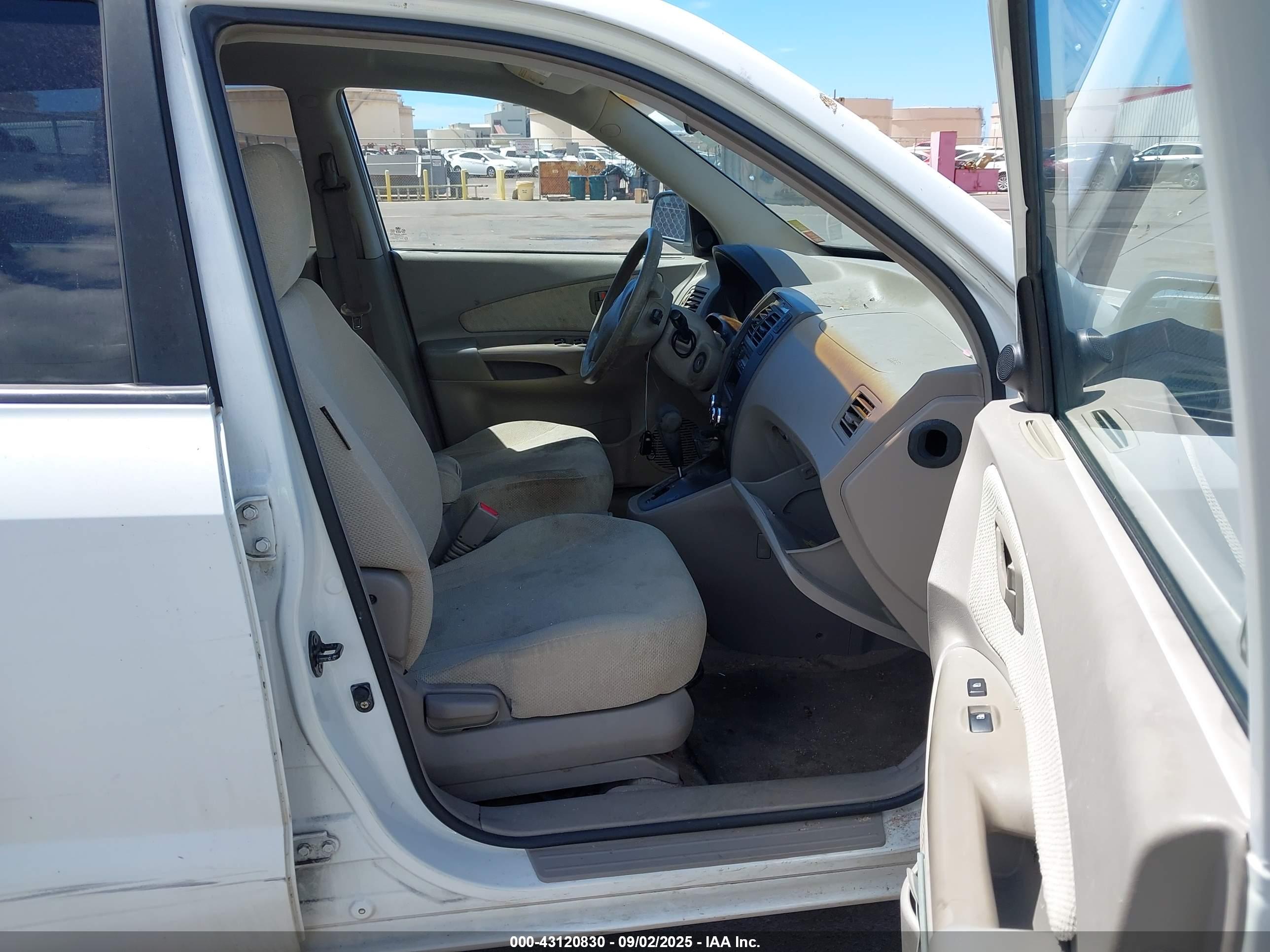 HYUNDAI TUCSON image 5