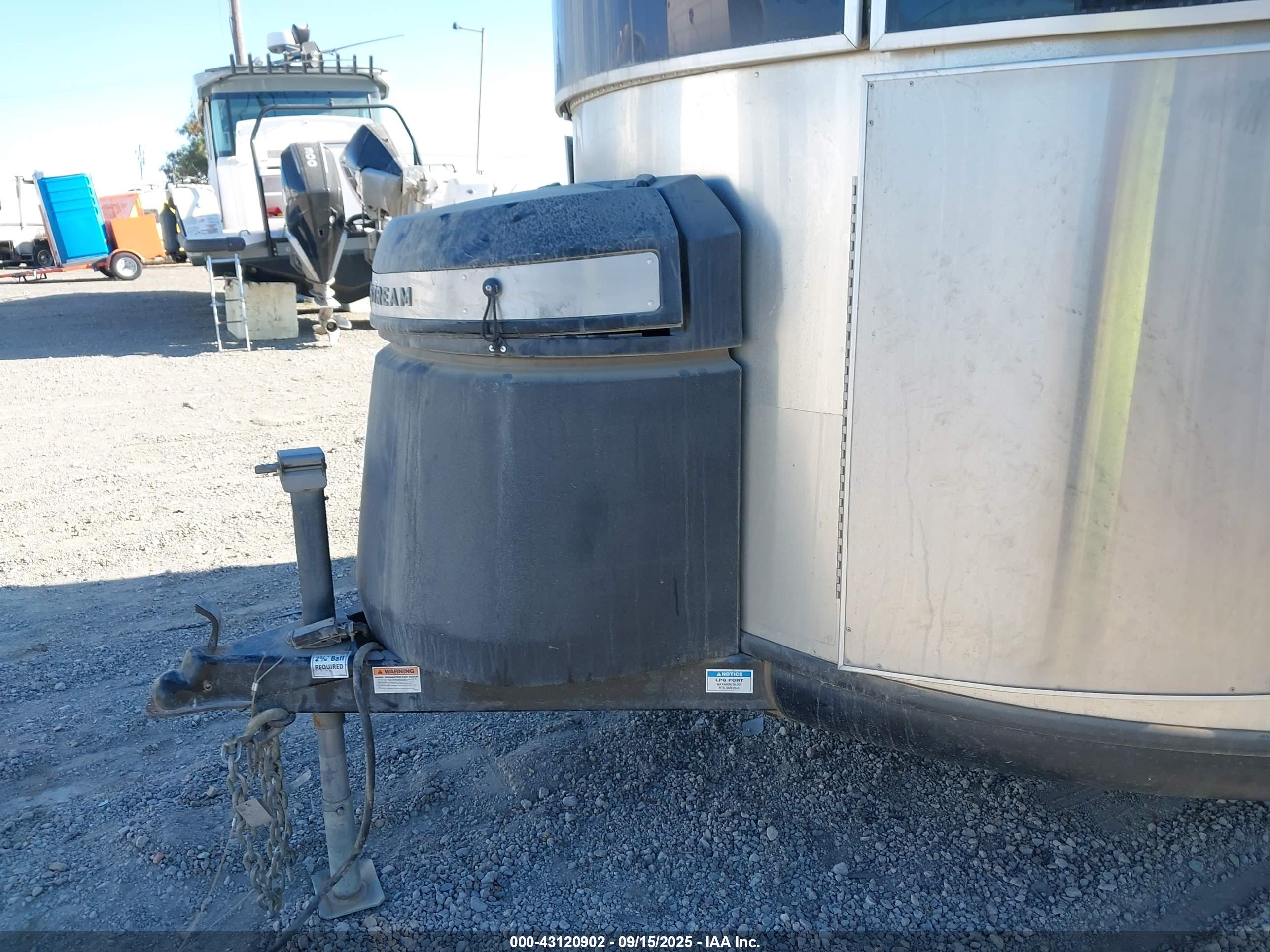 AIRSTREAM BASE image 10