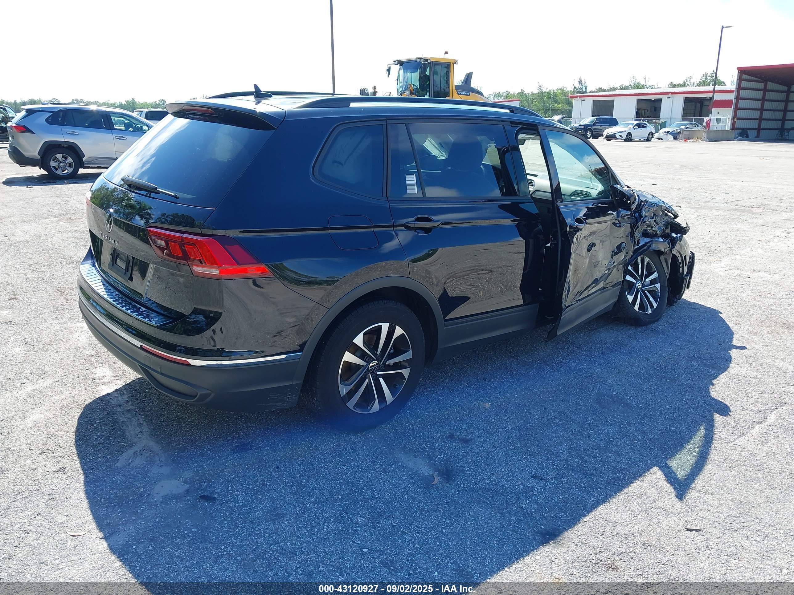 VOLKSWAGEN TIGUAN image 4