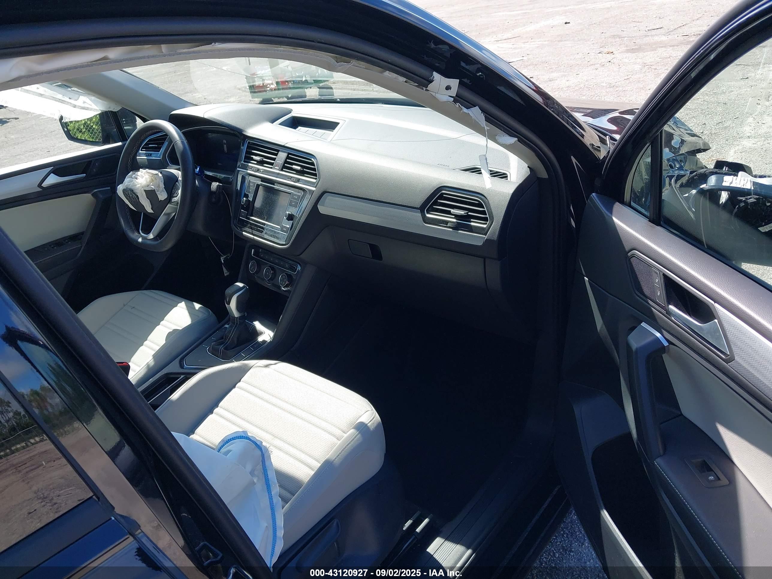 VOLKSWAGEN TIGUAN image 5