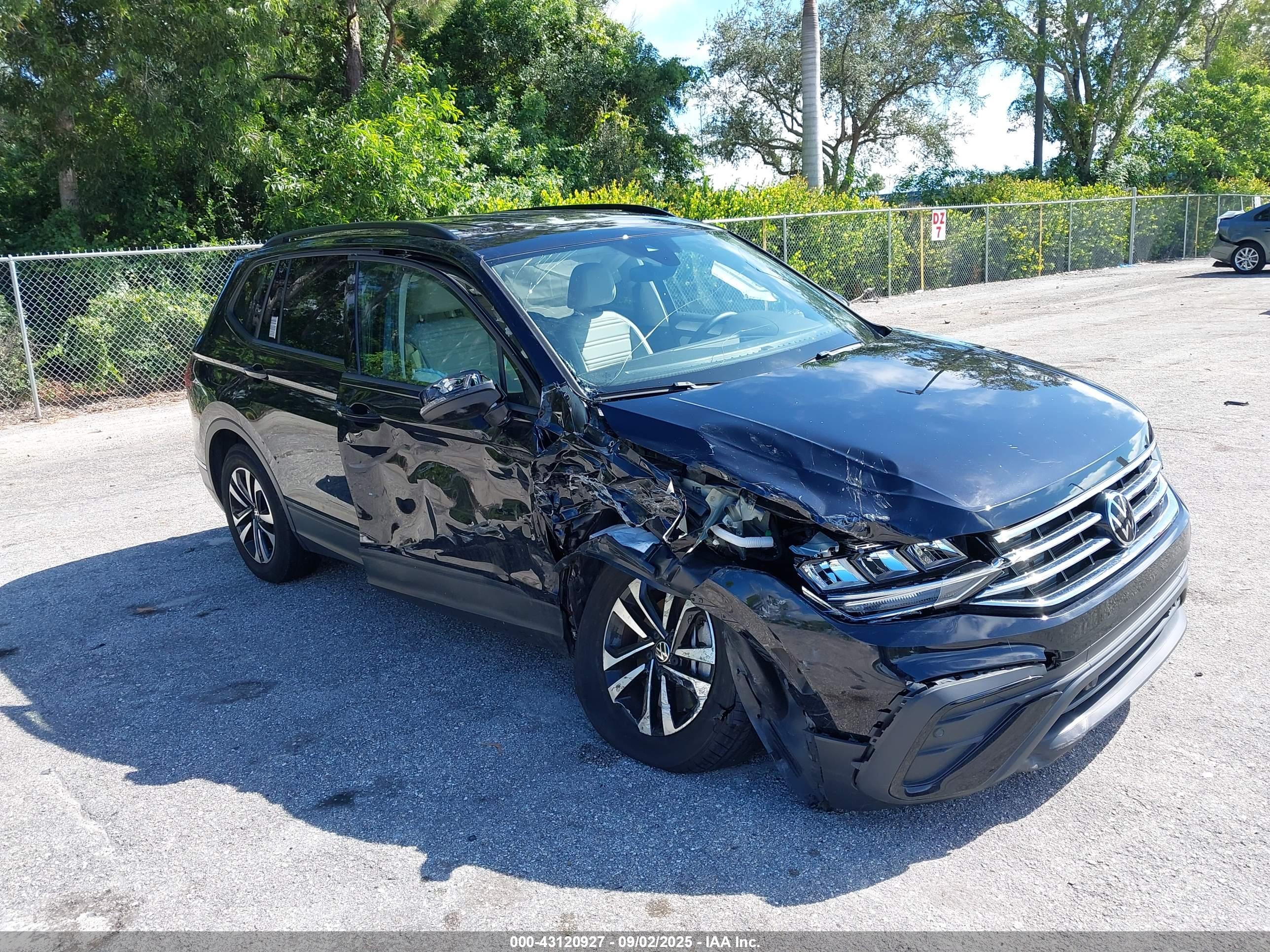 VOLKSWAGEN TIGUAN image 6