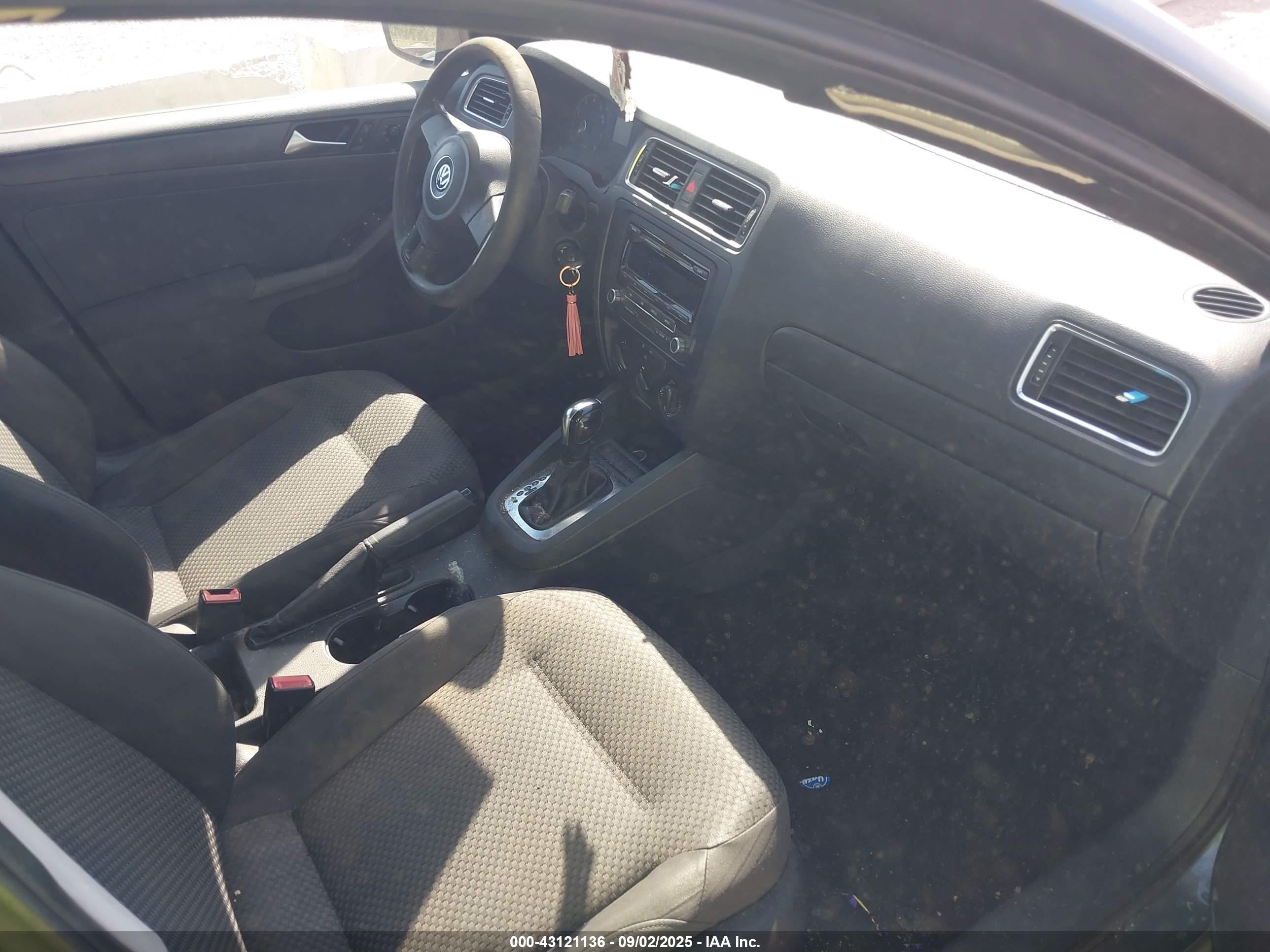 VOLKSWAGEN JETTA image 5