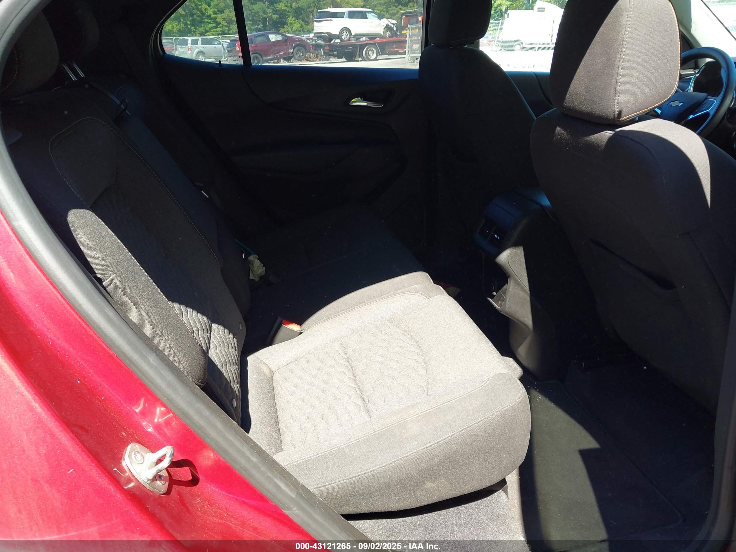 CHEVROLET EQUINOX image 8