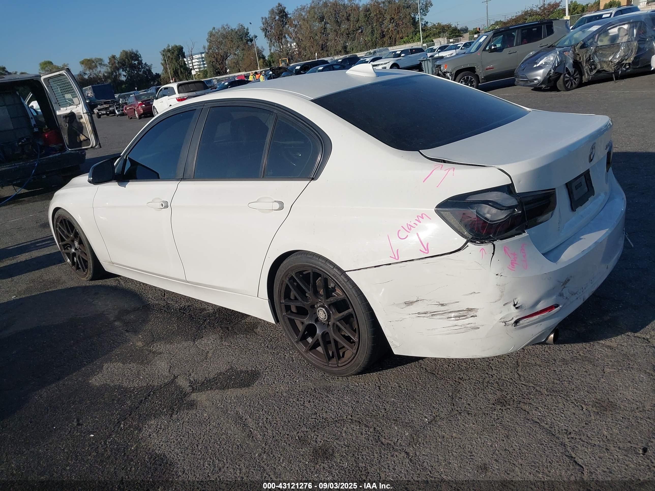 BMW 320I image 3