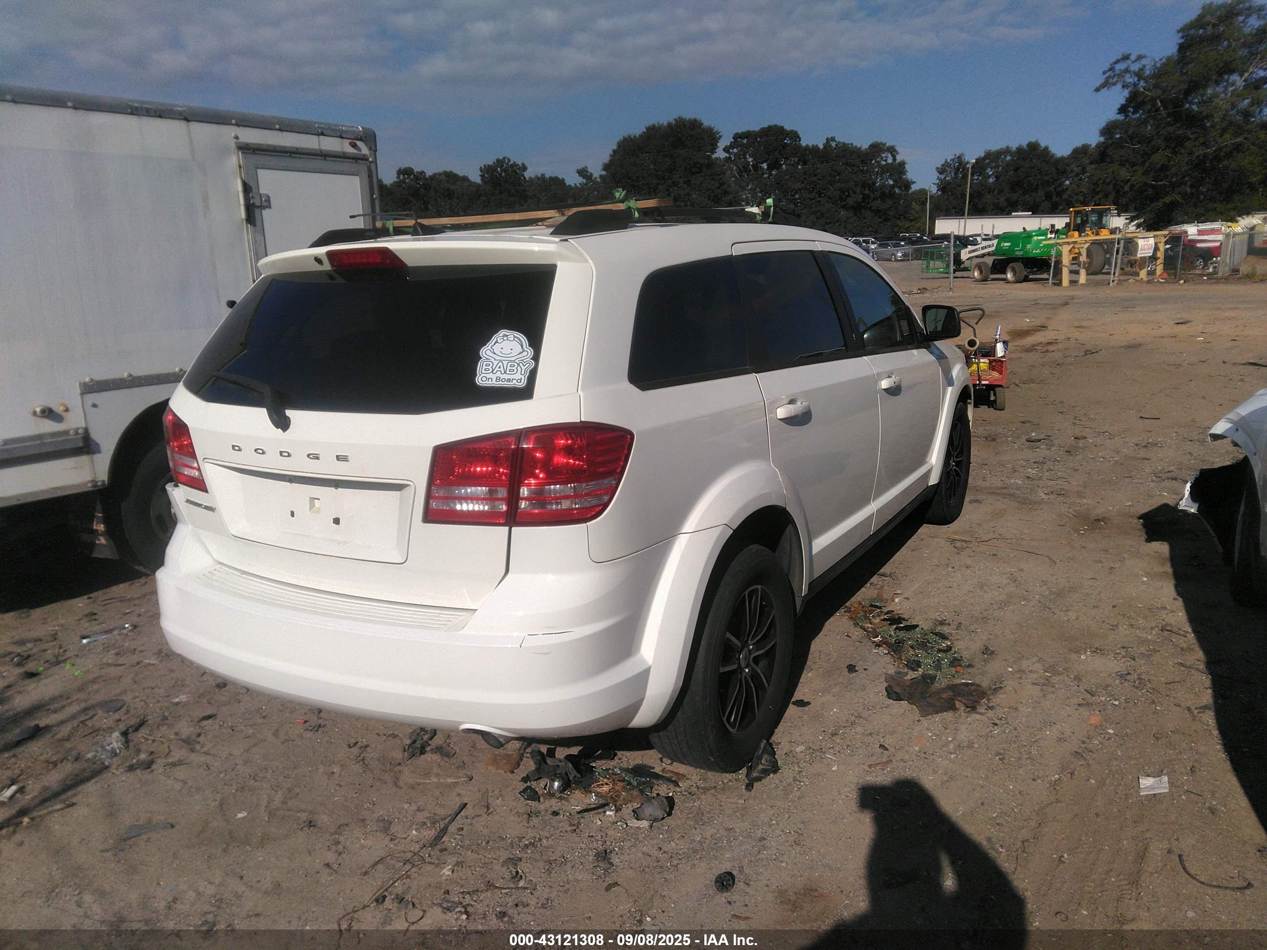 DODGE JOURNEY image 4