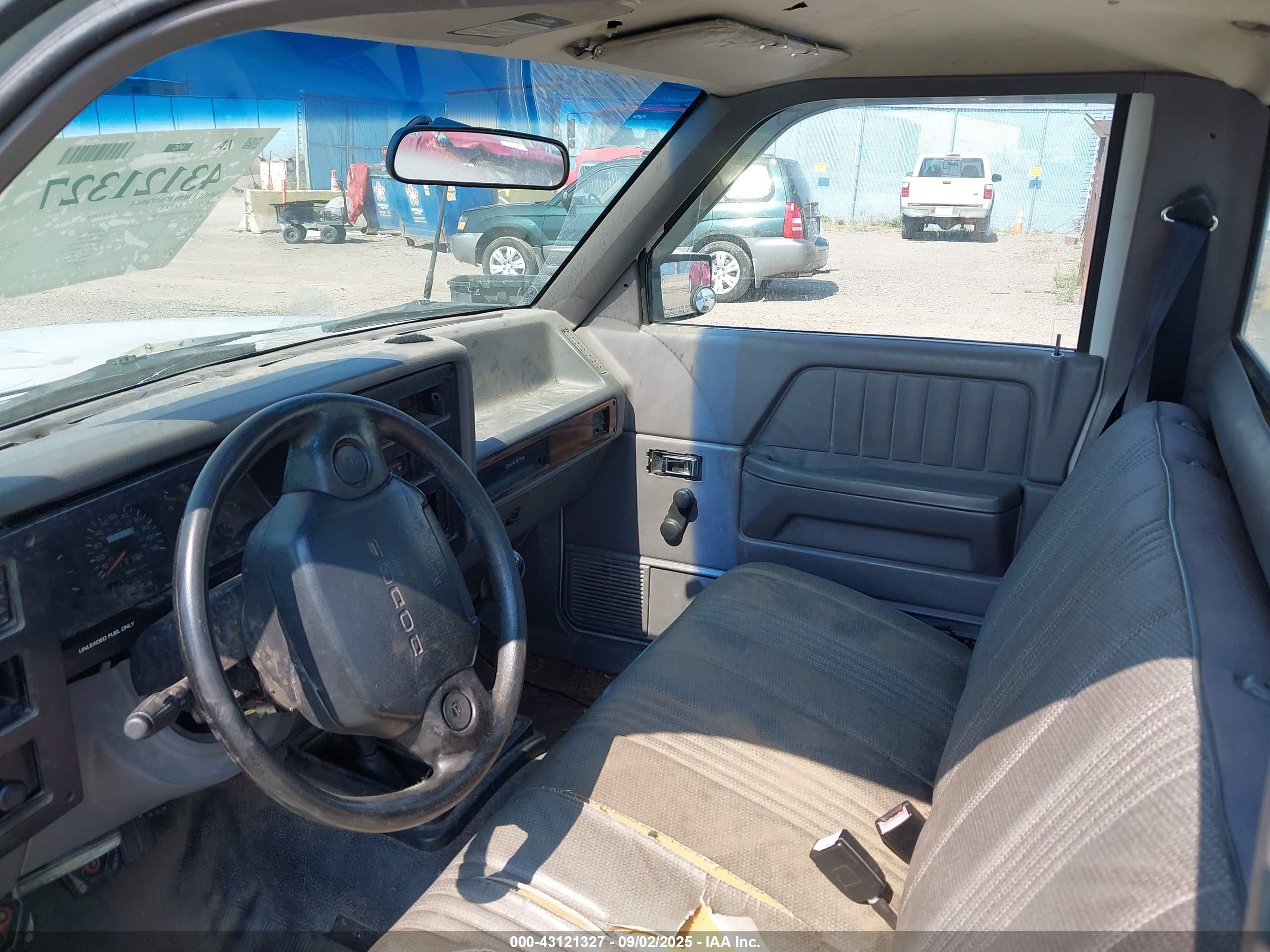 DODGE DAKOTA image 5
