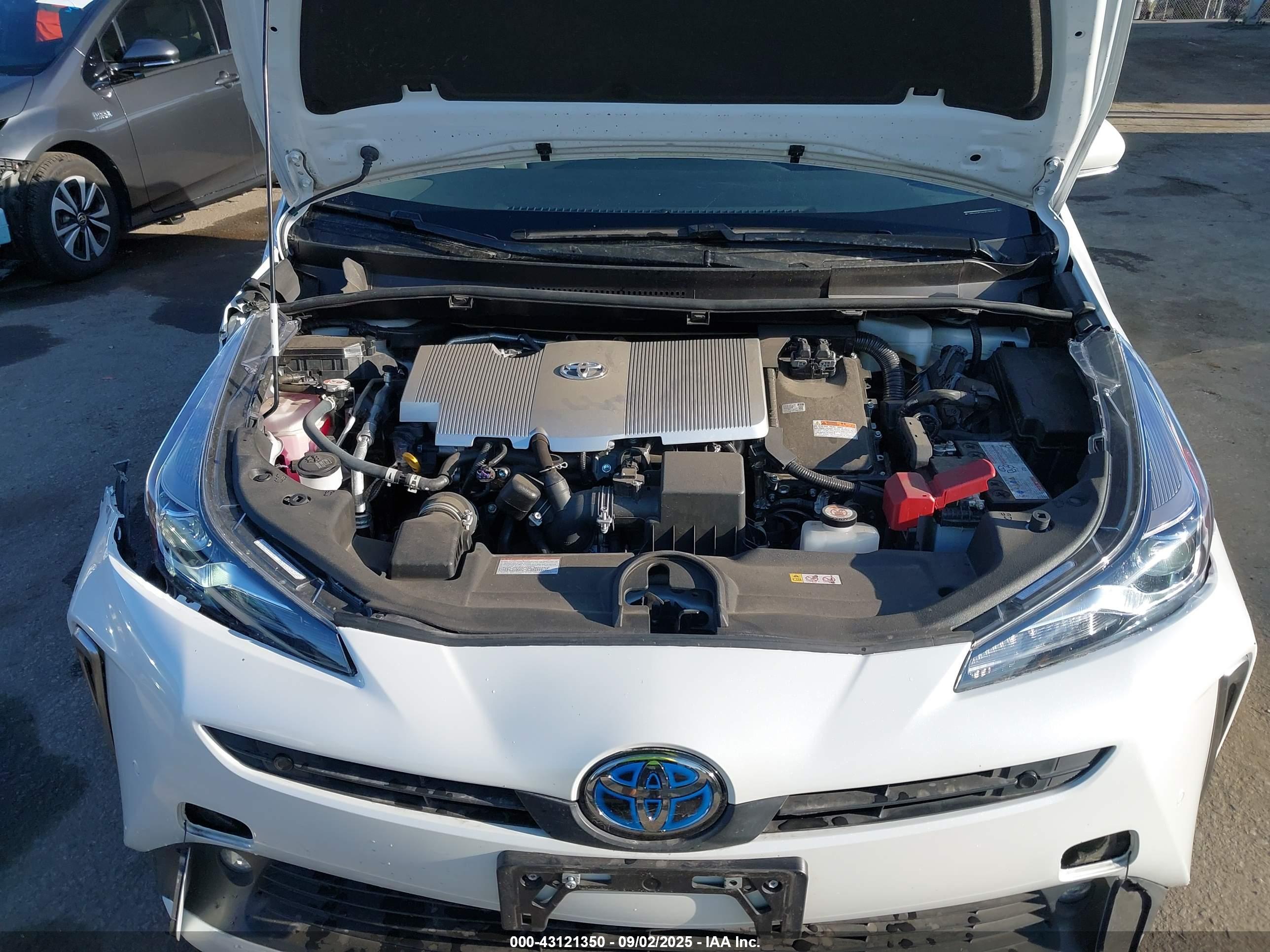 TOYOTA PRIUS image 10