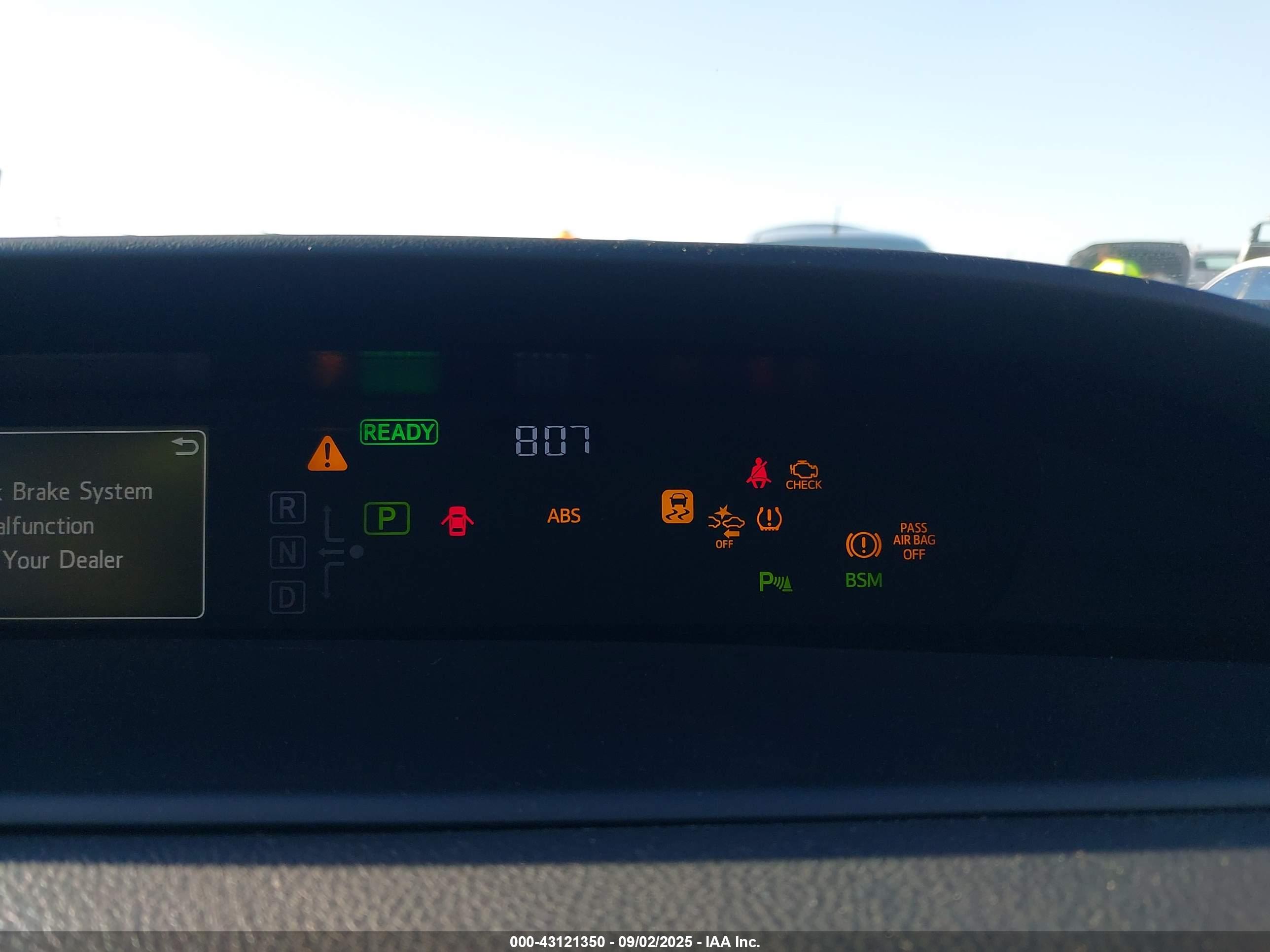TOYOTA PRIUS image 7