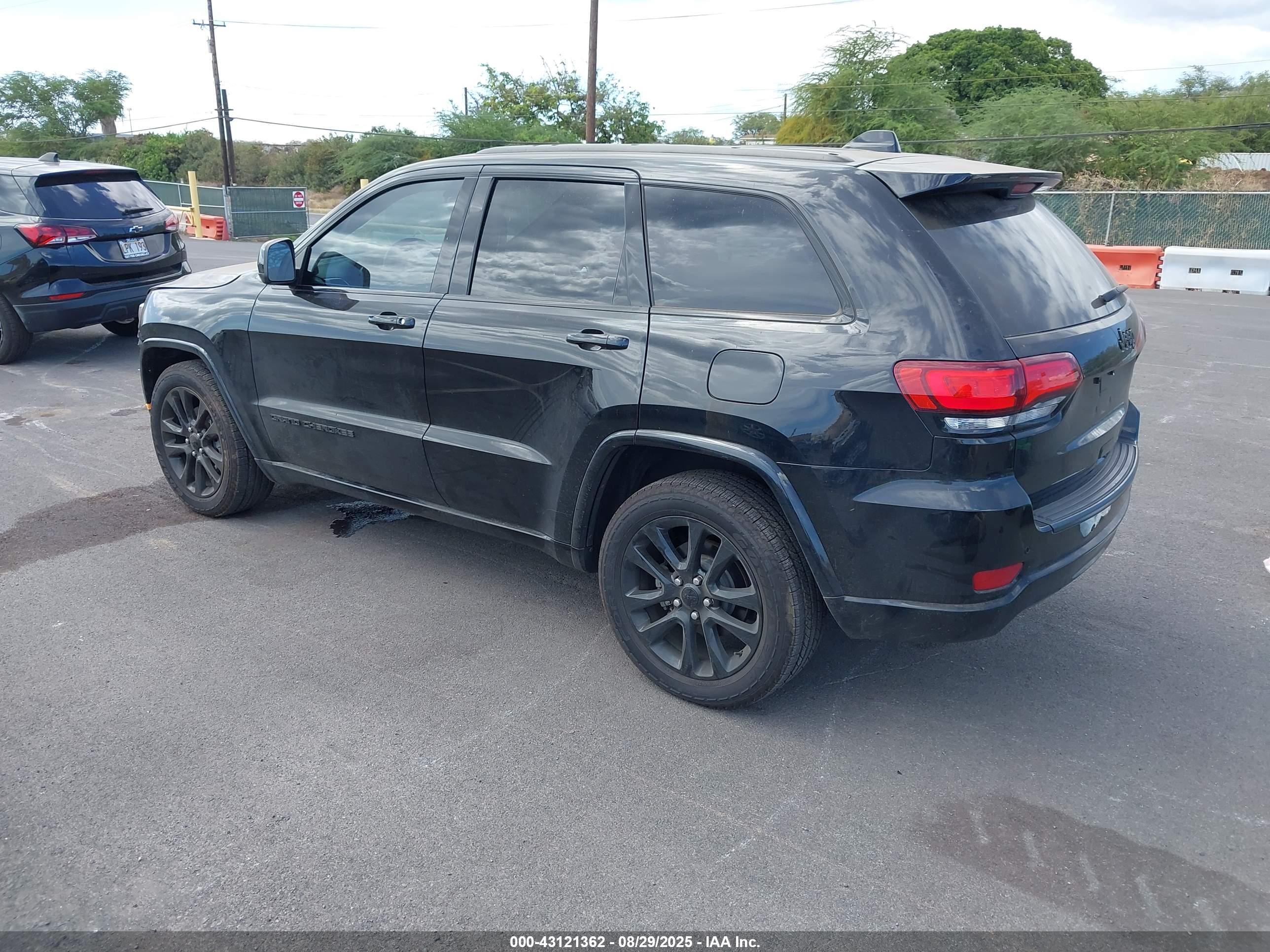 JEEP GRAND image 3