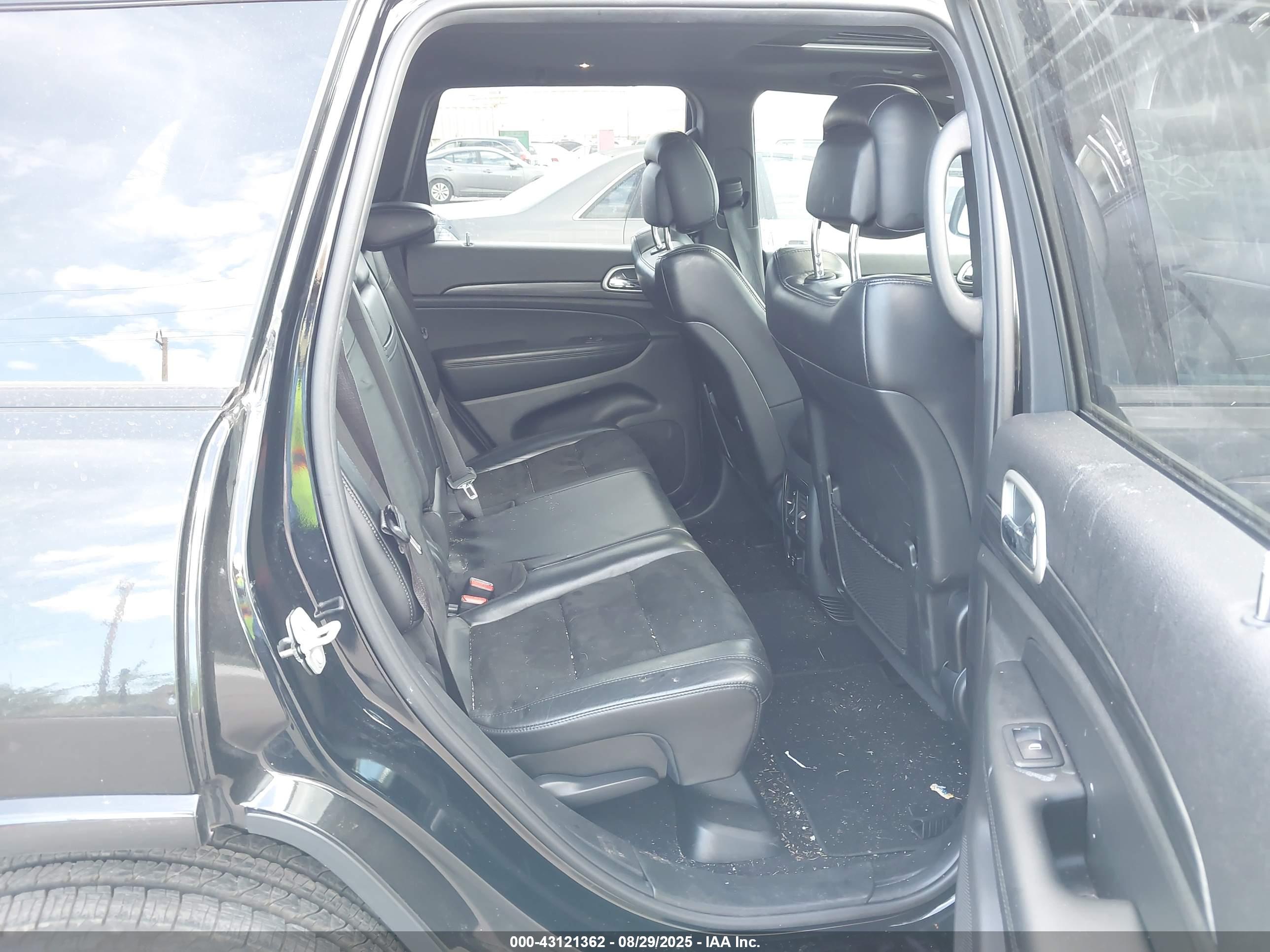 JEEP GRAND image 8