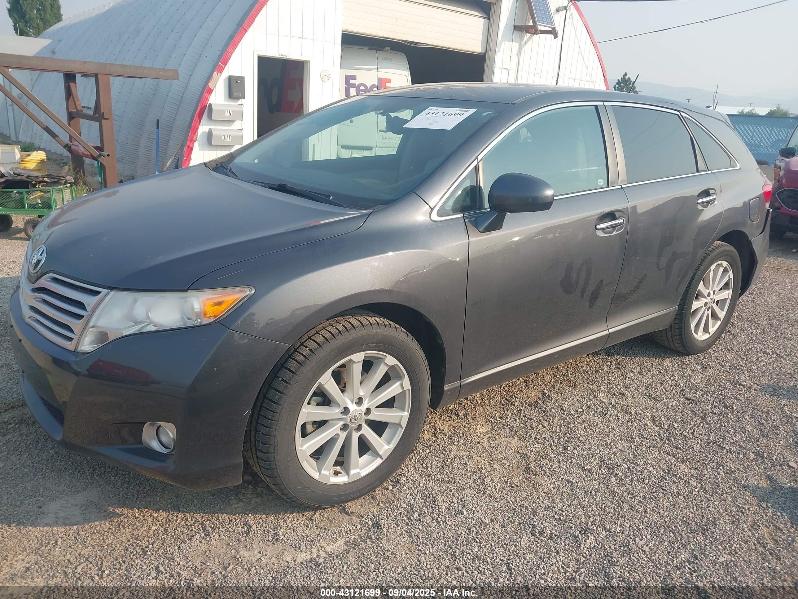 TOYOTA VENZA image 2