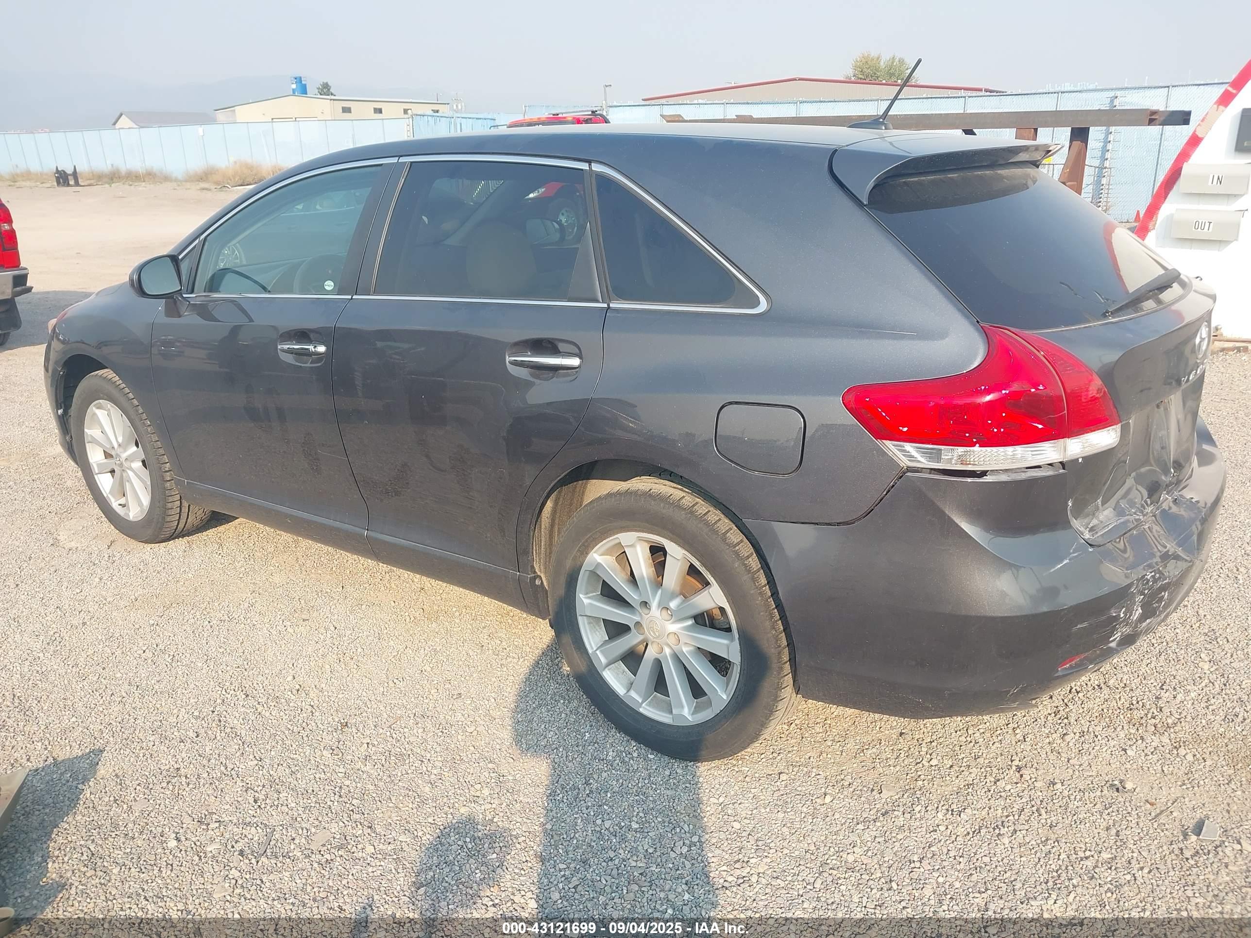 TOYOTA VENZA image 3