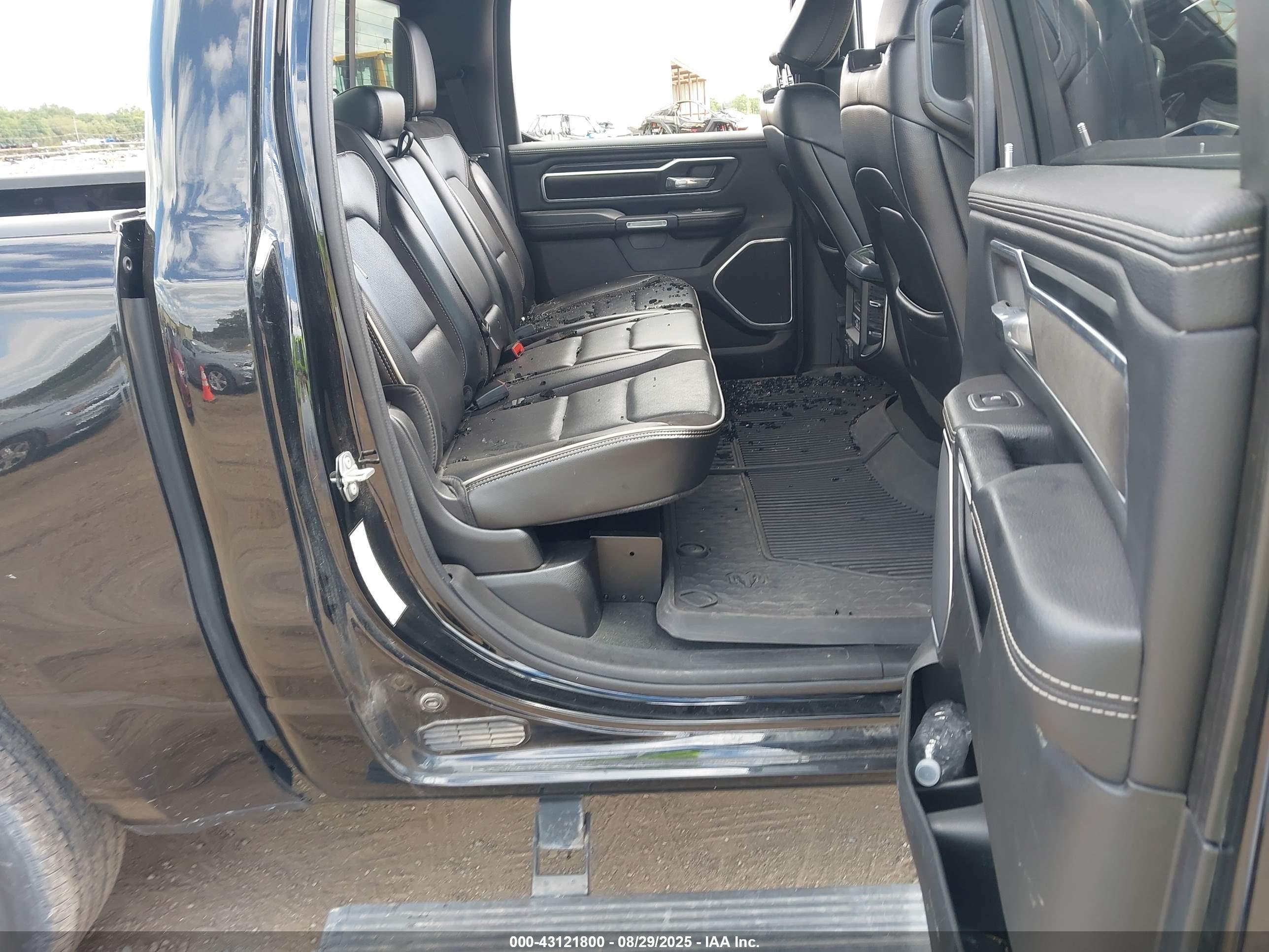 RAM 1500 image 8