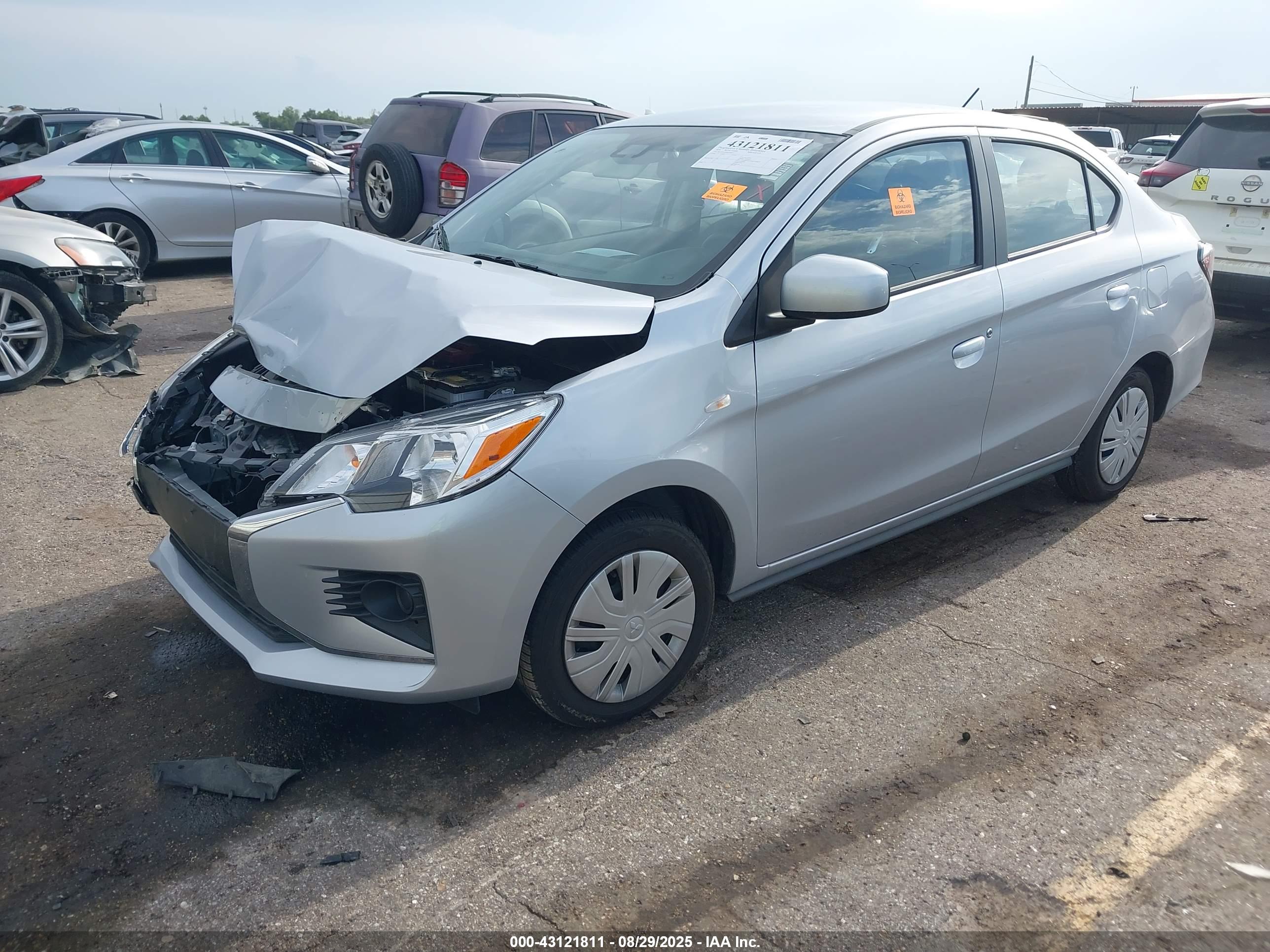 MITSUBISHI MIRAGE image 2