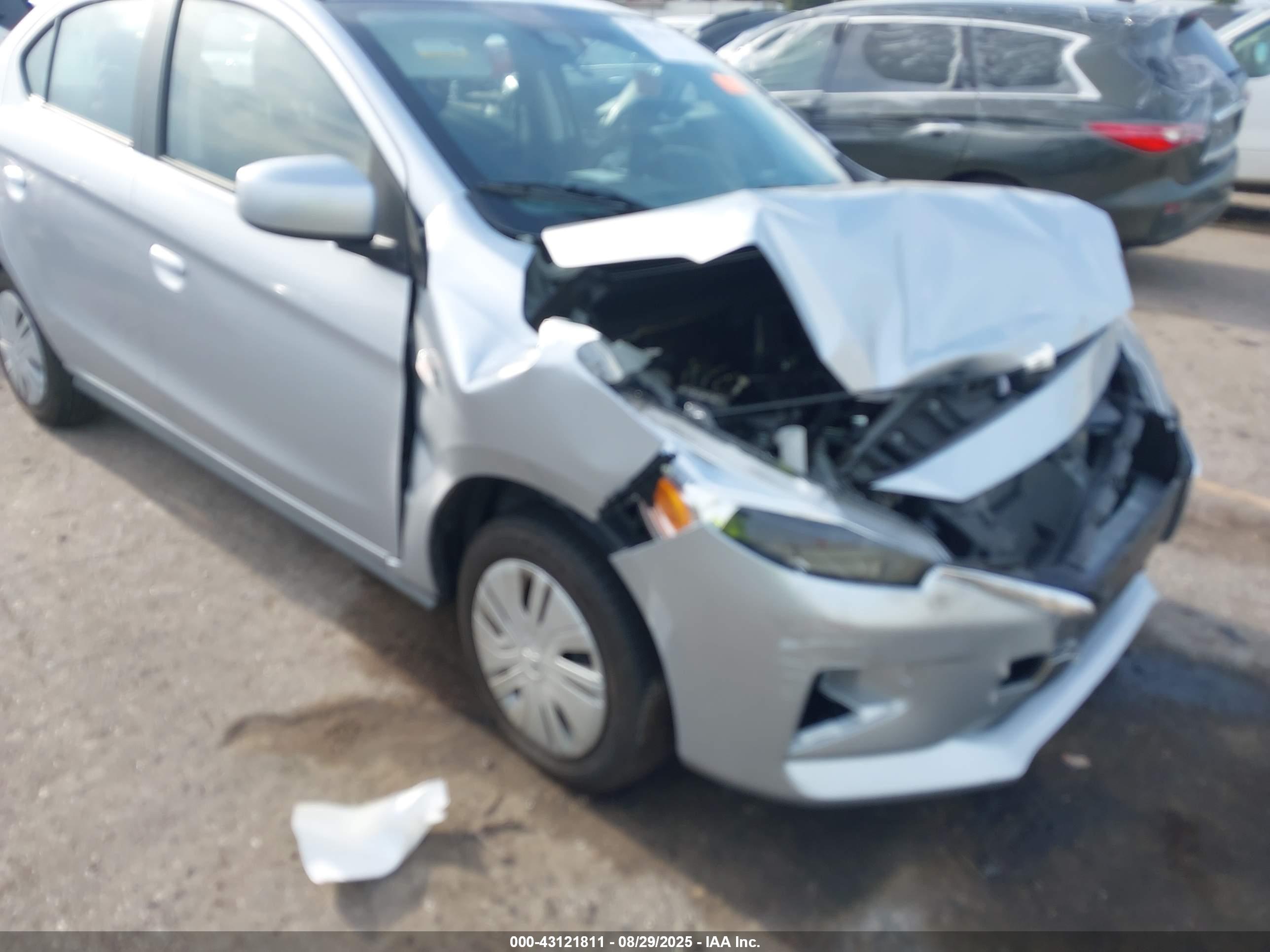 MITSUBISHI MIRAGE image 6