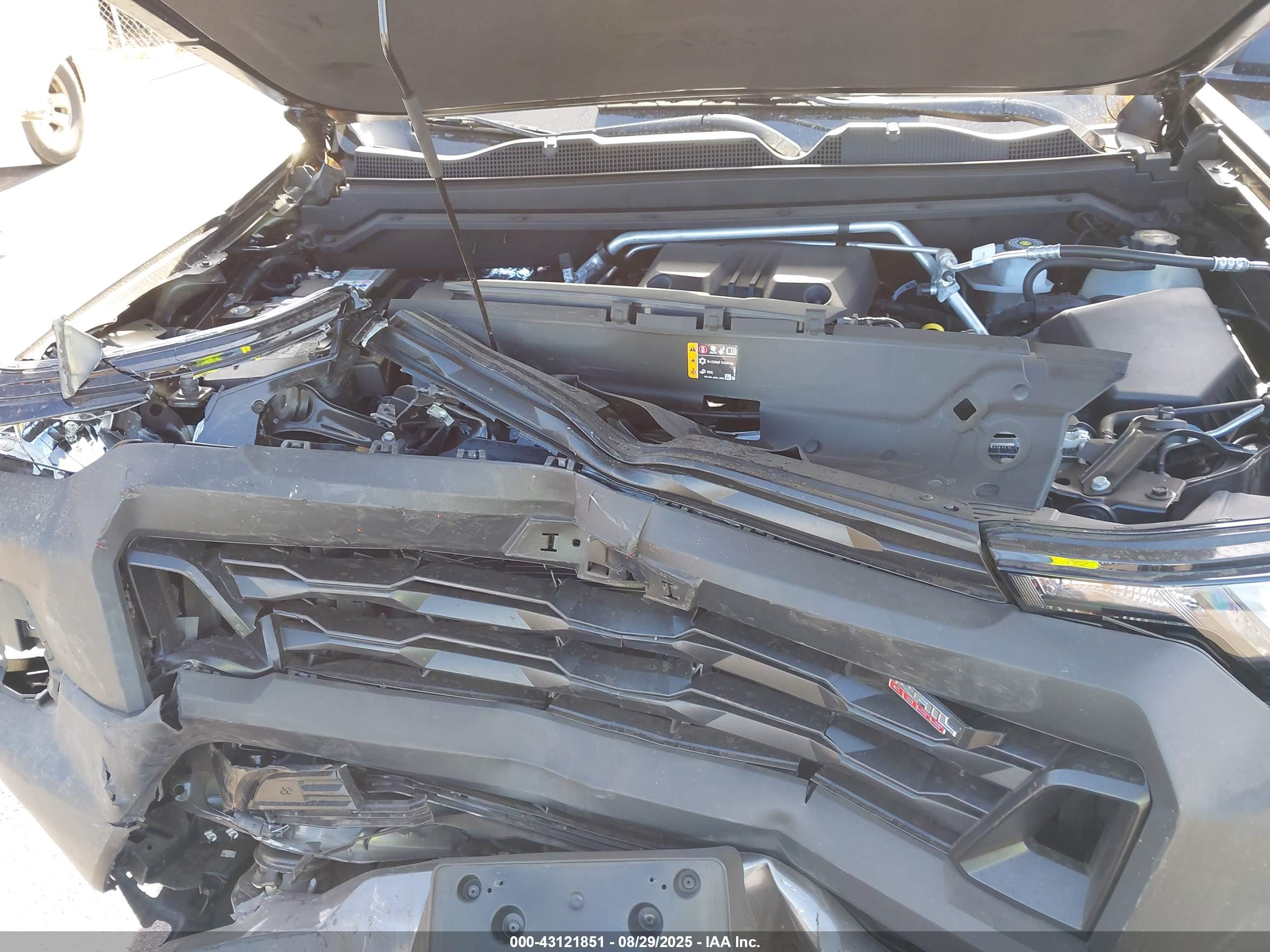 CHEVROLET COLORADO image 10