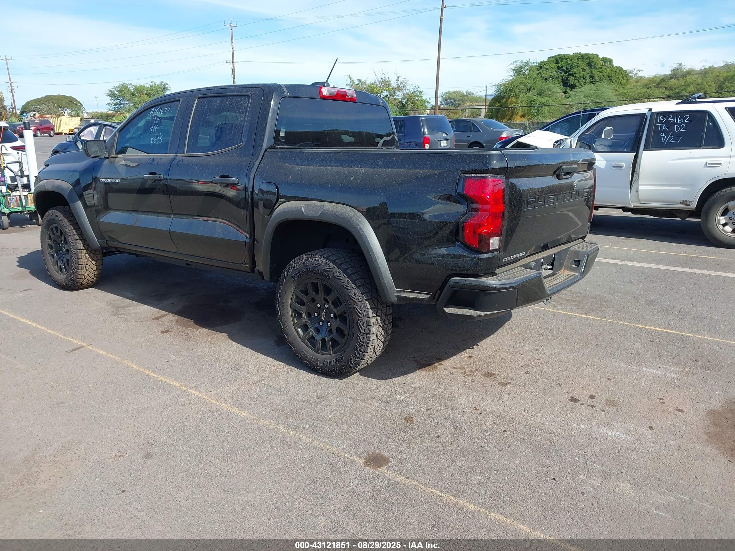 CHEVROLET COLORADO image 3