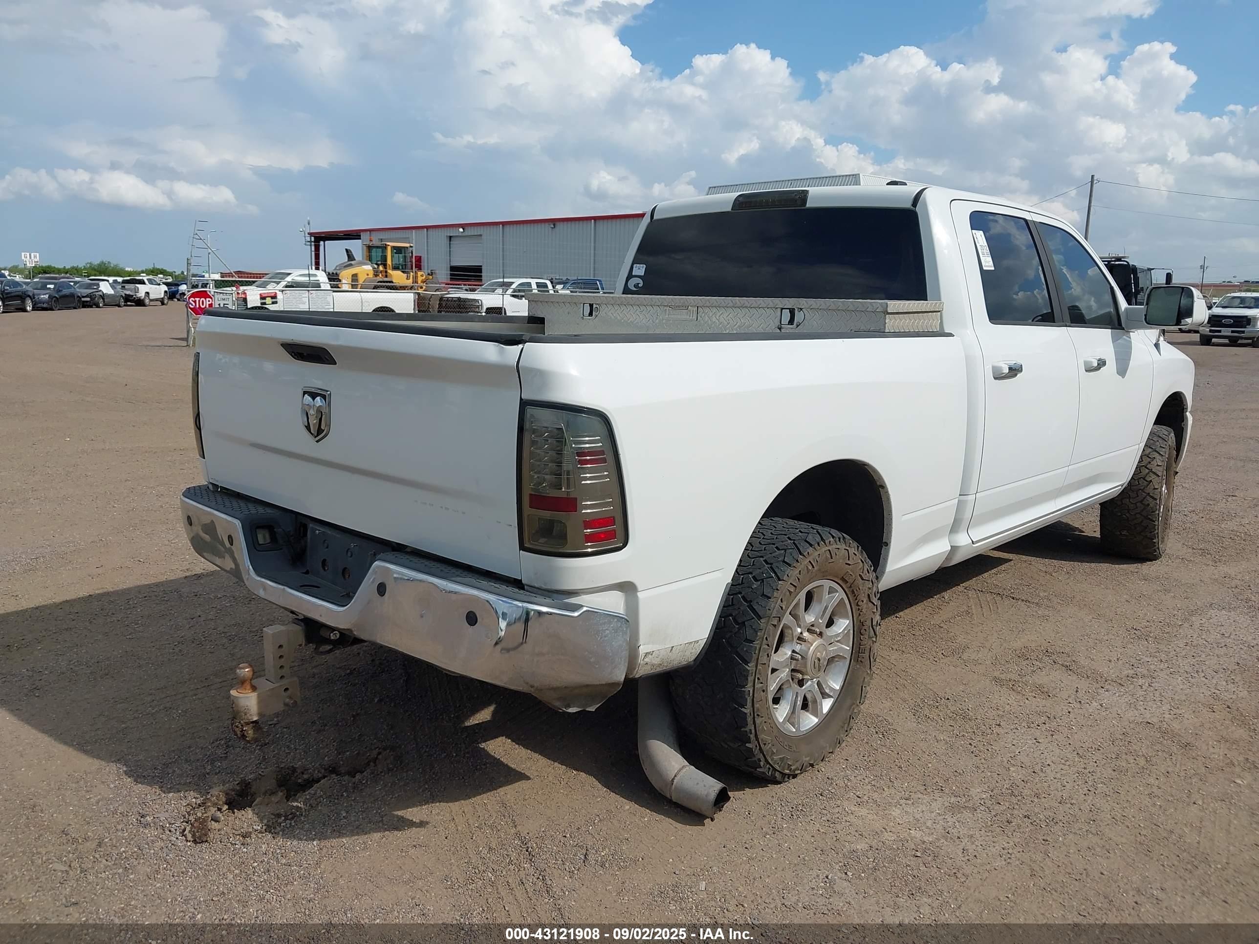 RAM 2500 image 4