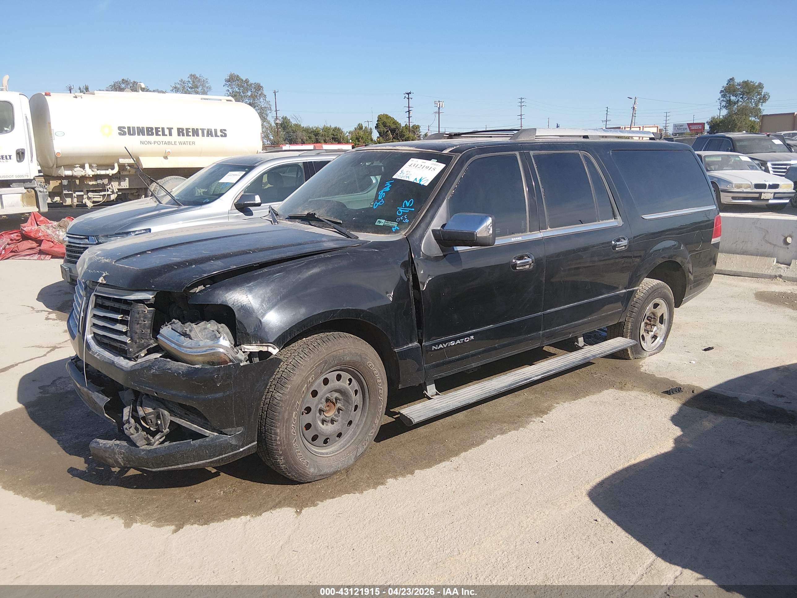 LINCOLN NAVIGATOR image 2