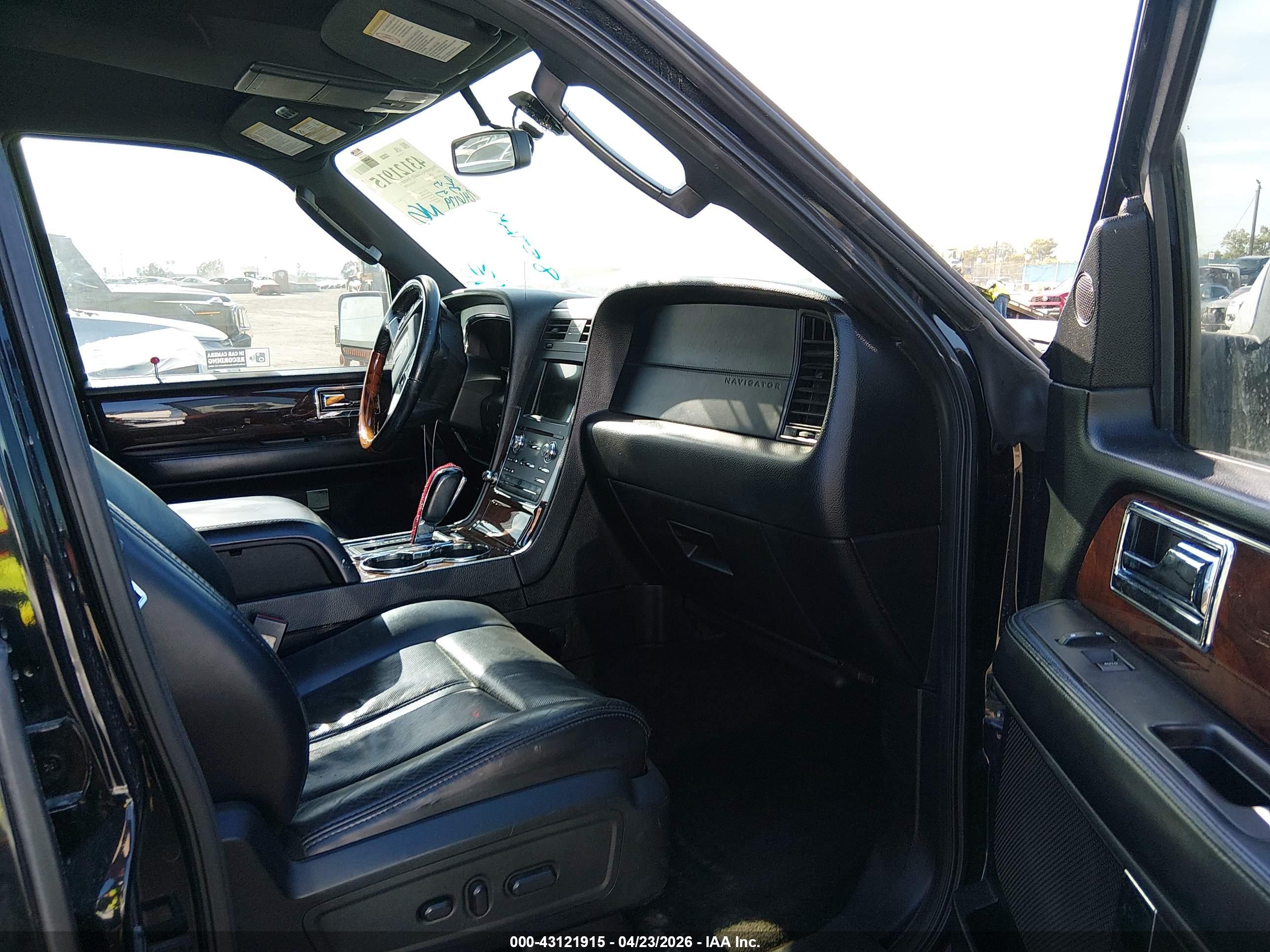 LINCOLN NAVIGATOR image 5