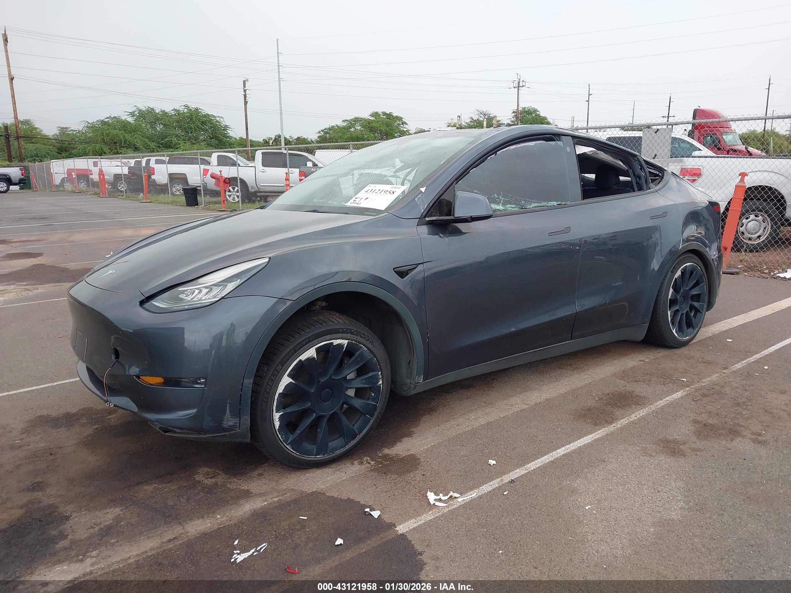 TESLA MODEL image 2