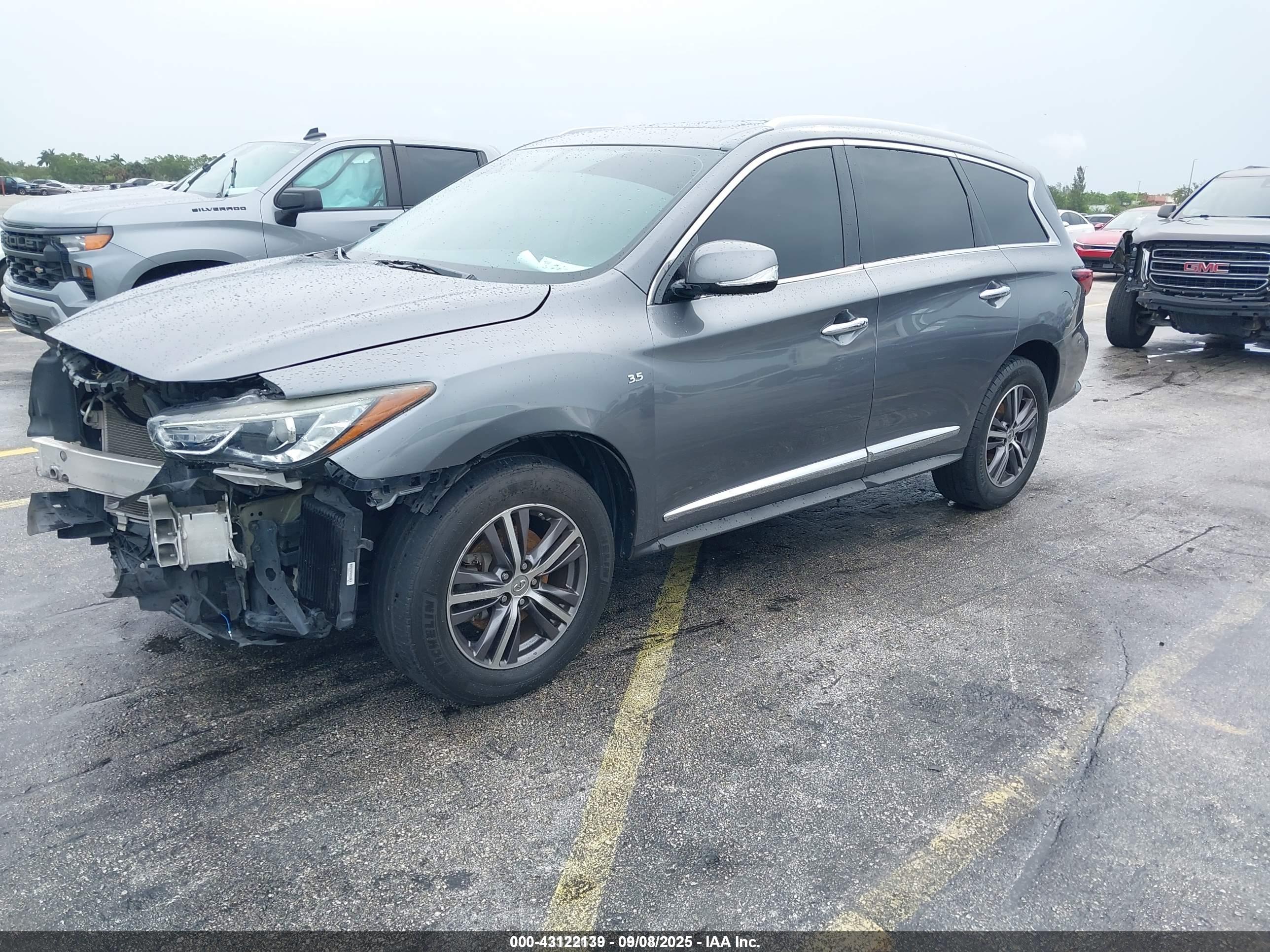 INFINITI QX60 image 2