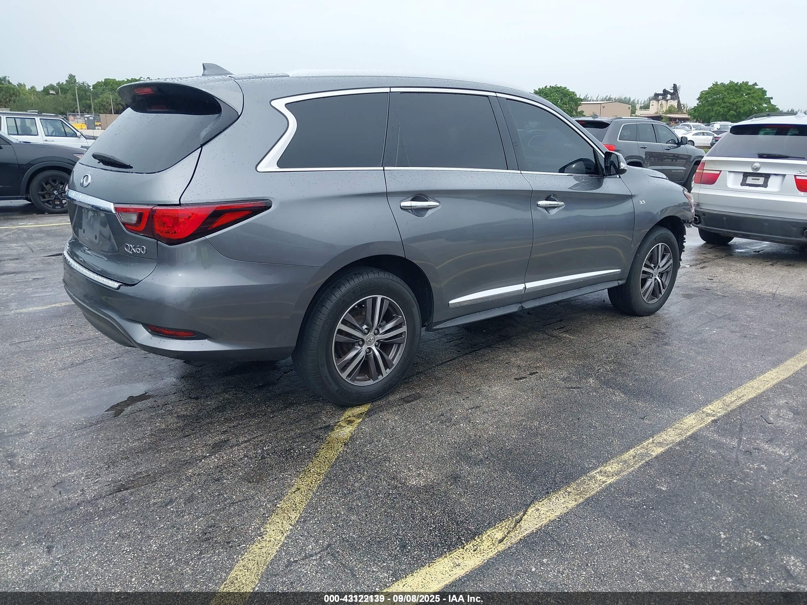 INFINITI QX60 image 4